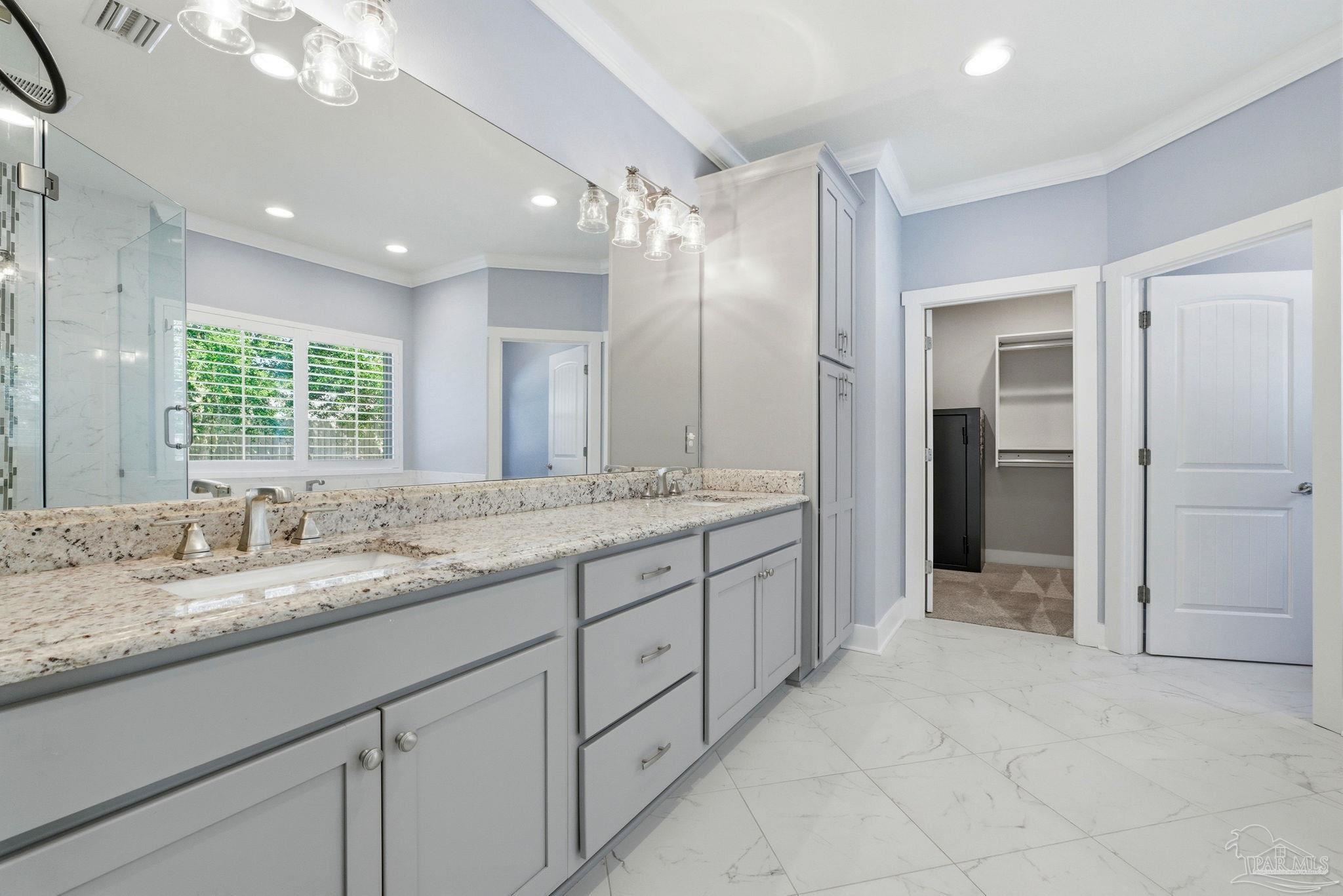 2018 Rambling Oaks Dr