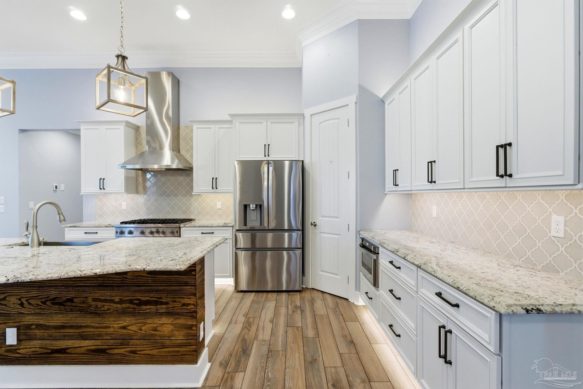 2018 Rambling Oaks Dr