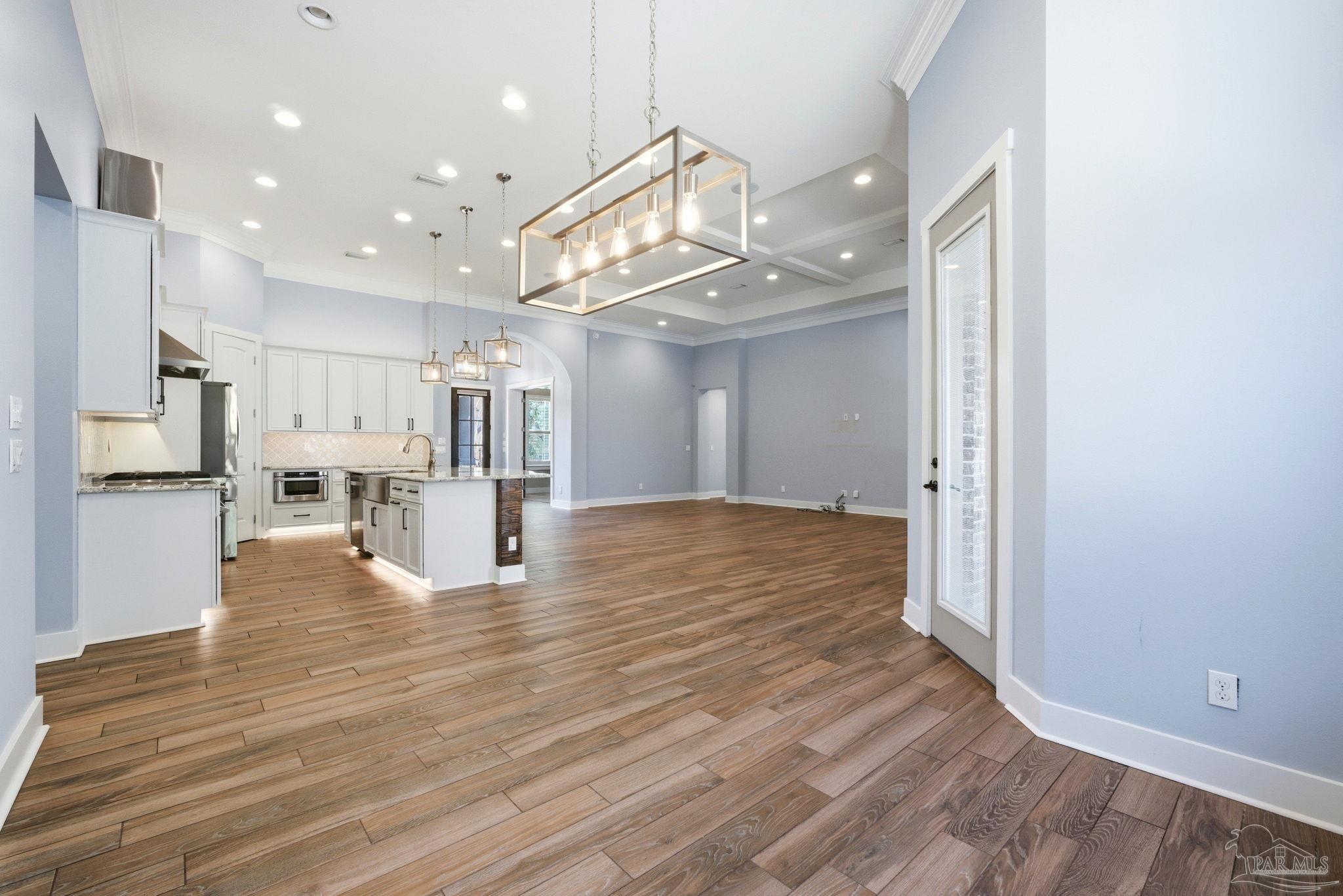 2018 Rambling Oaks Dr