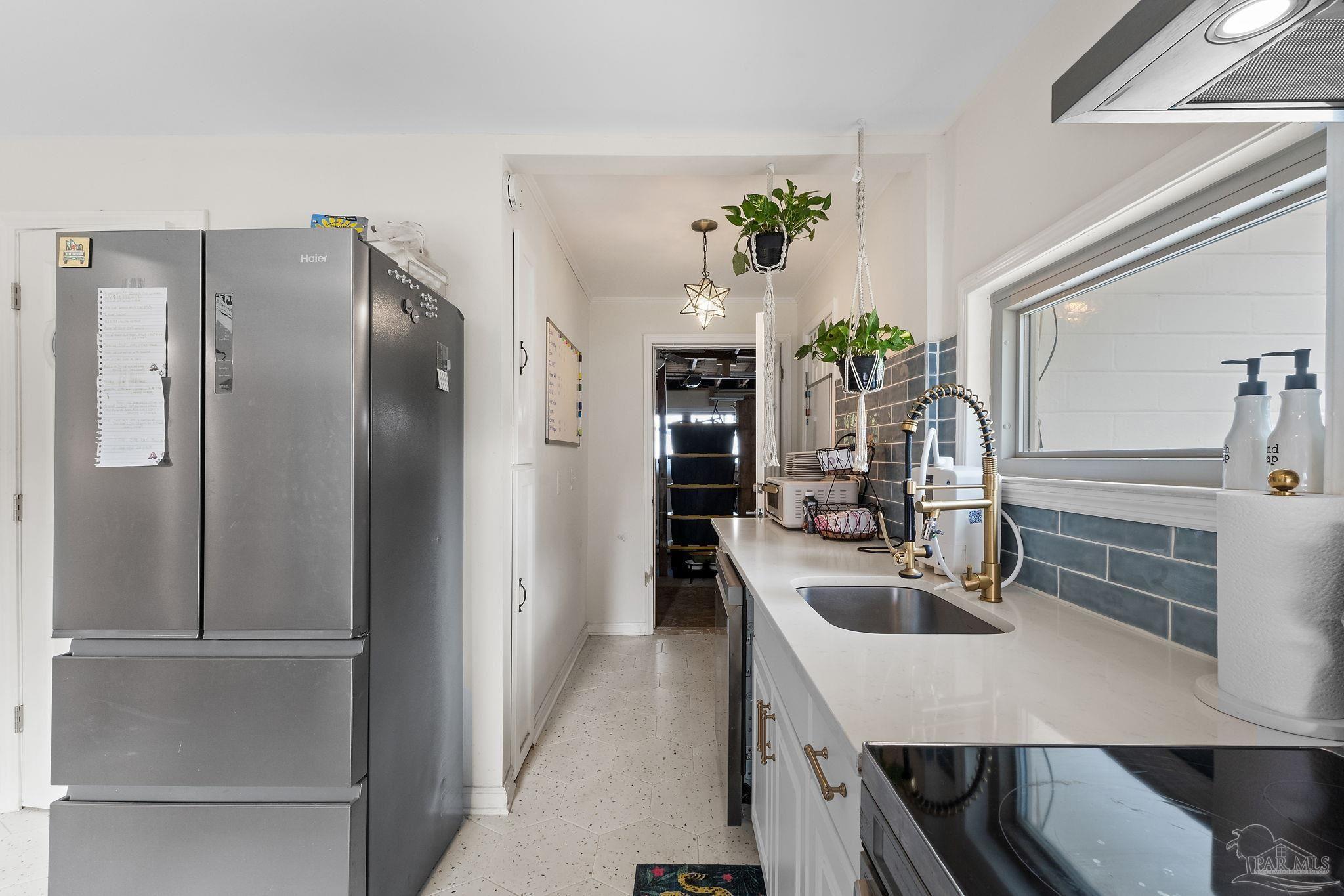 415 Bremen Ave