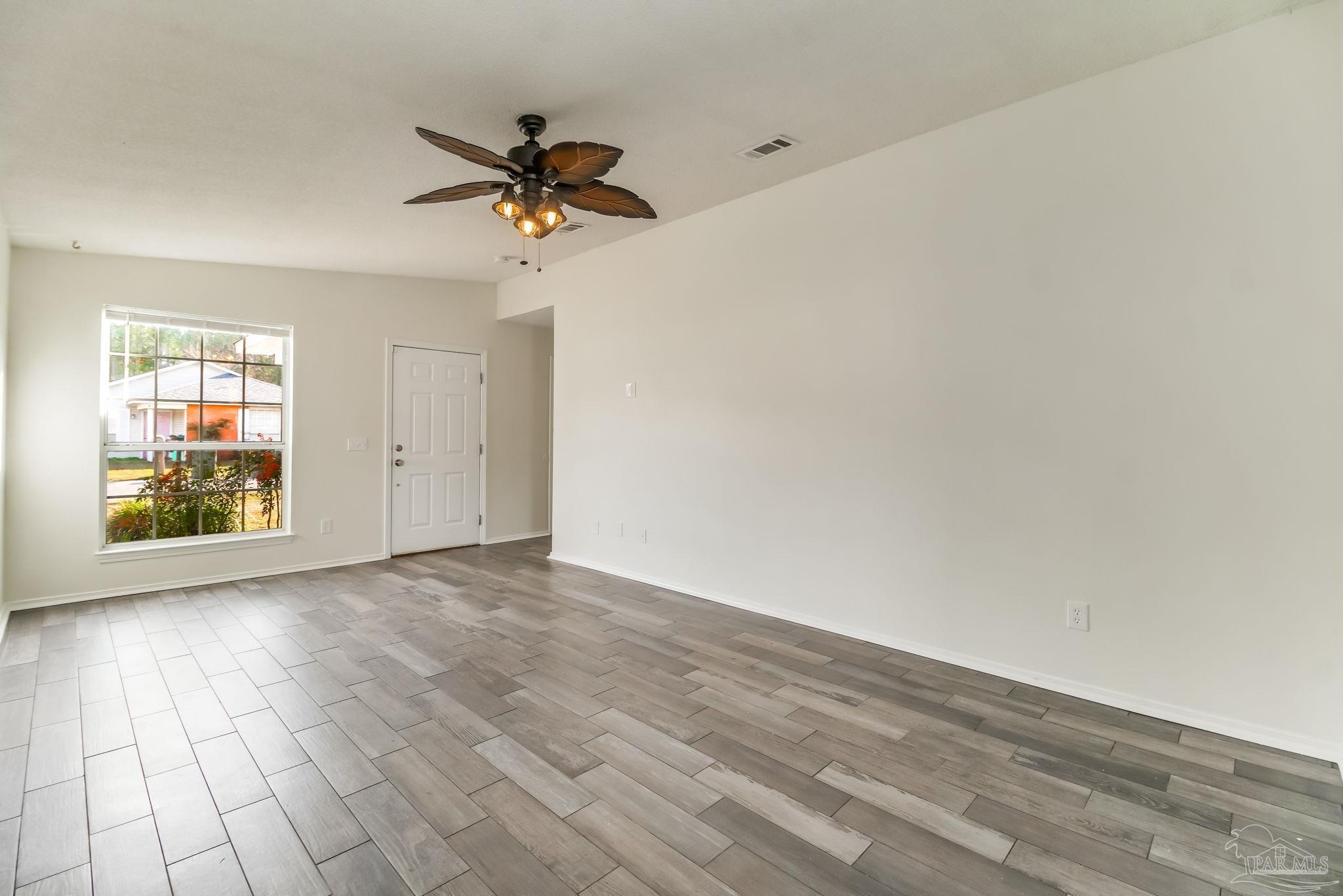 413 Pine Crescent Way