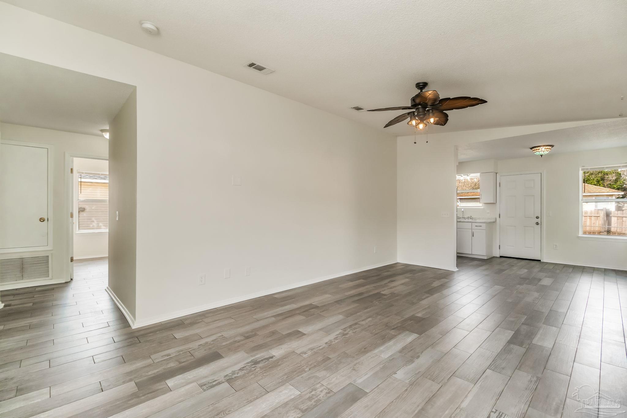 413 Pine Crescent Way