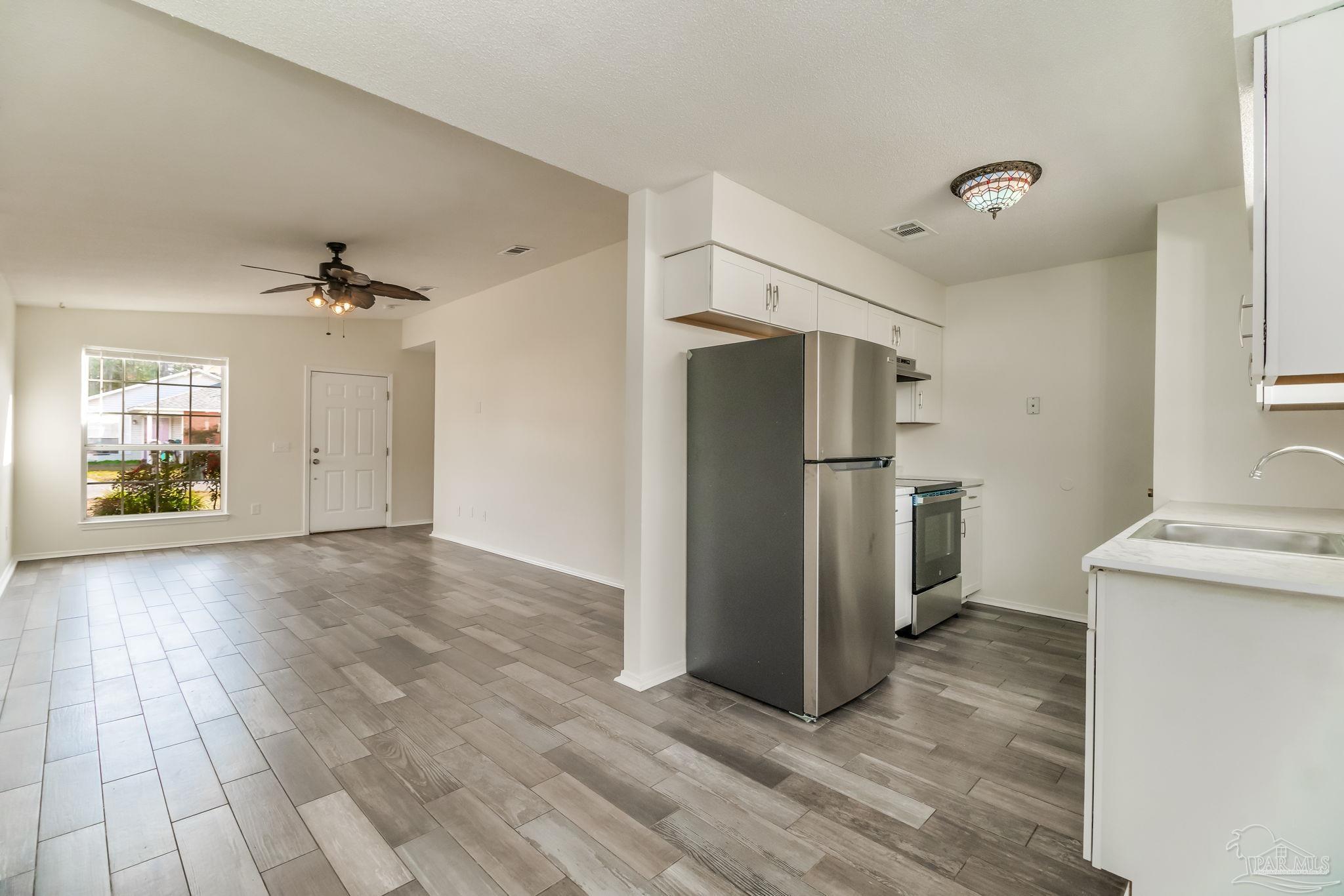 413 Pine Crescent Way