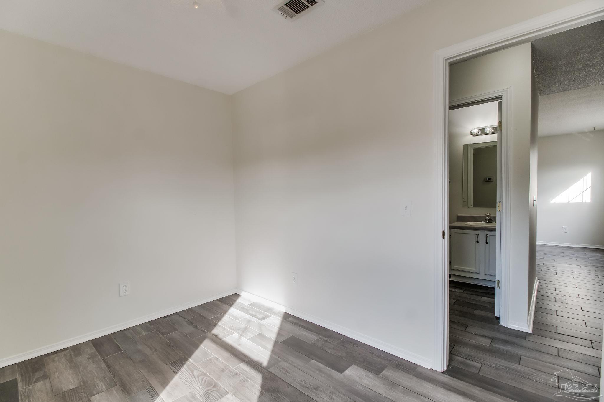 413 Pine Crescent Way