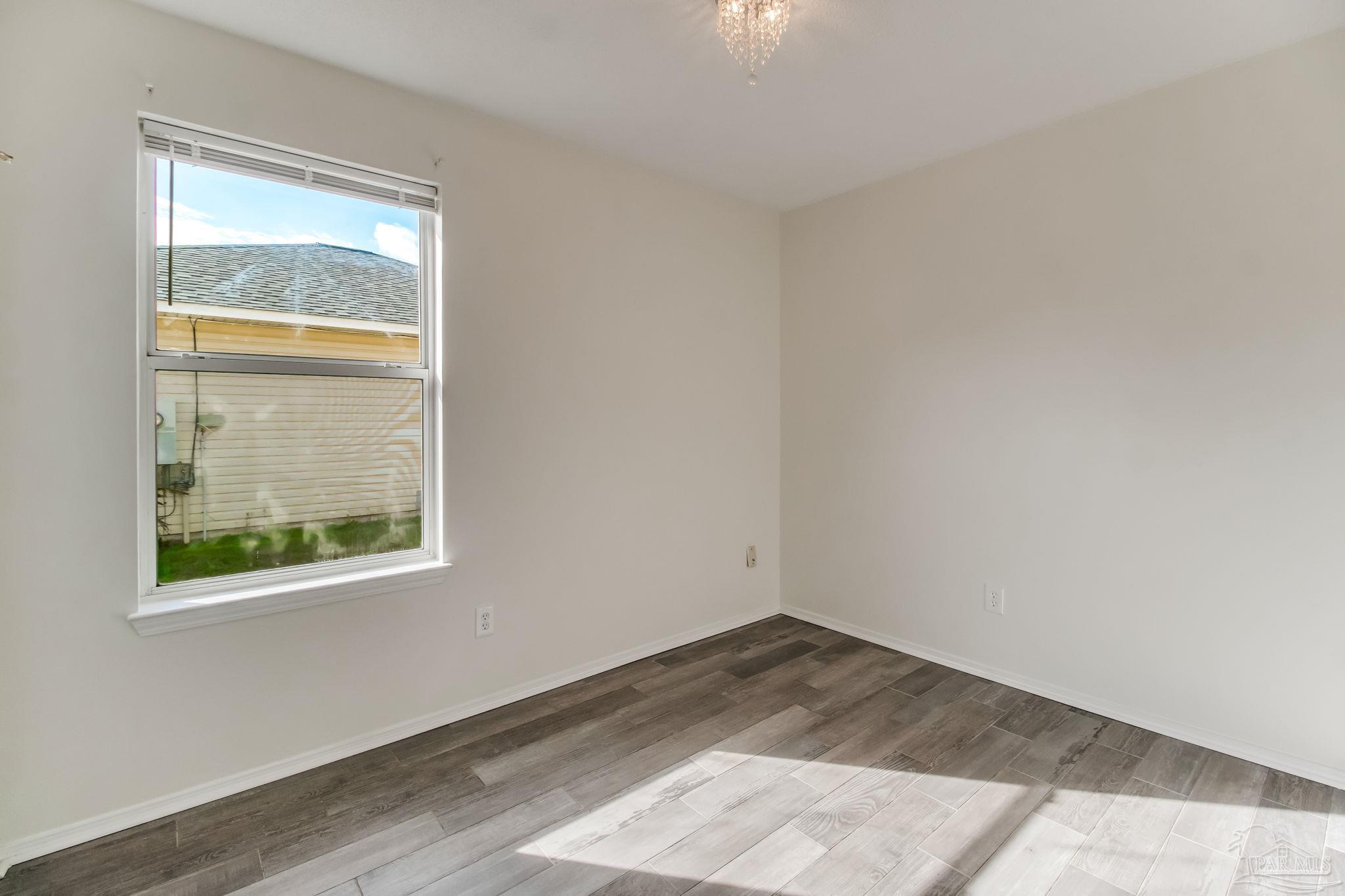 413 Pine Crescent Way