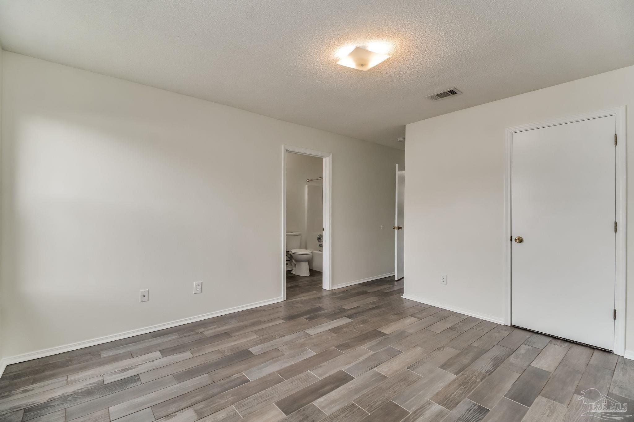 413 Pine Crescent Way