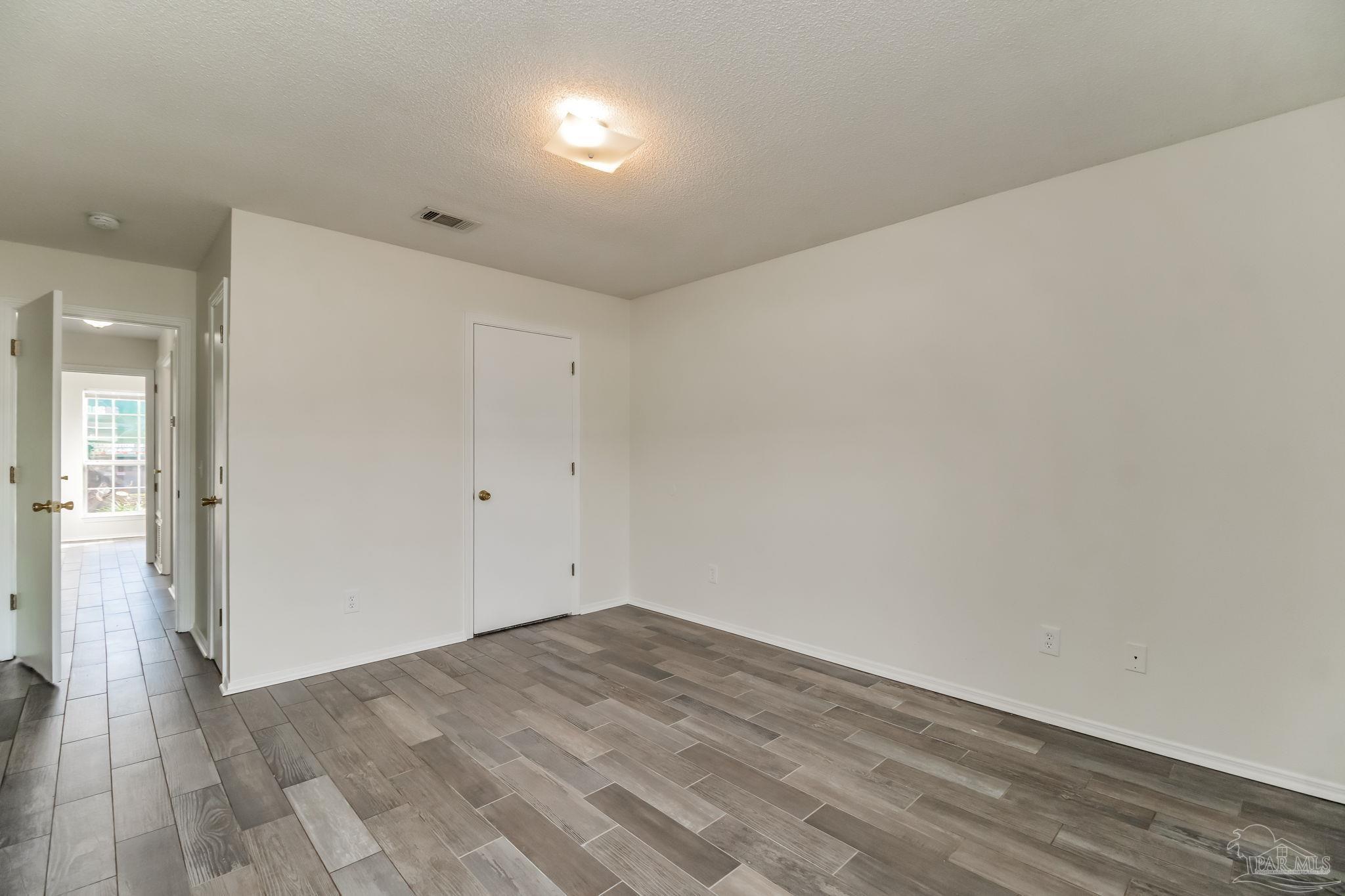 413 Pine Crescent Way