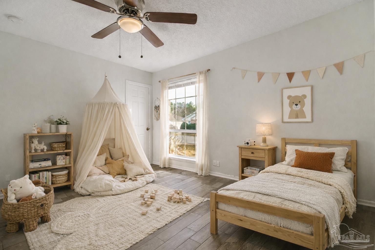 413 Pine Crescent Way