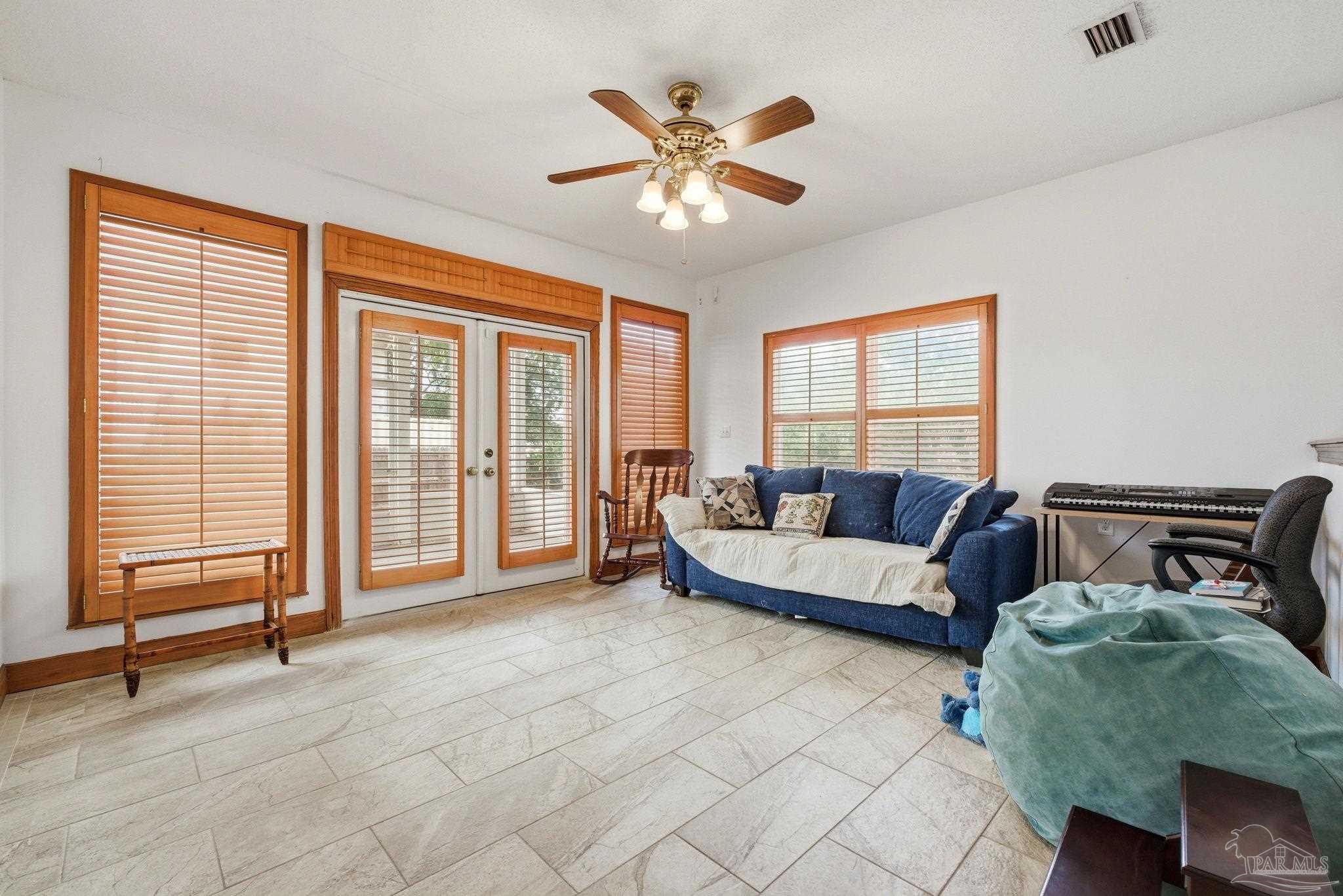 9456 Kainui Dr