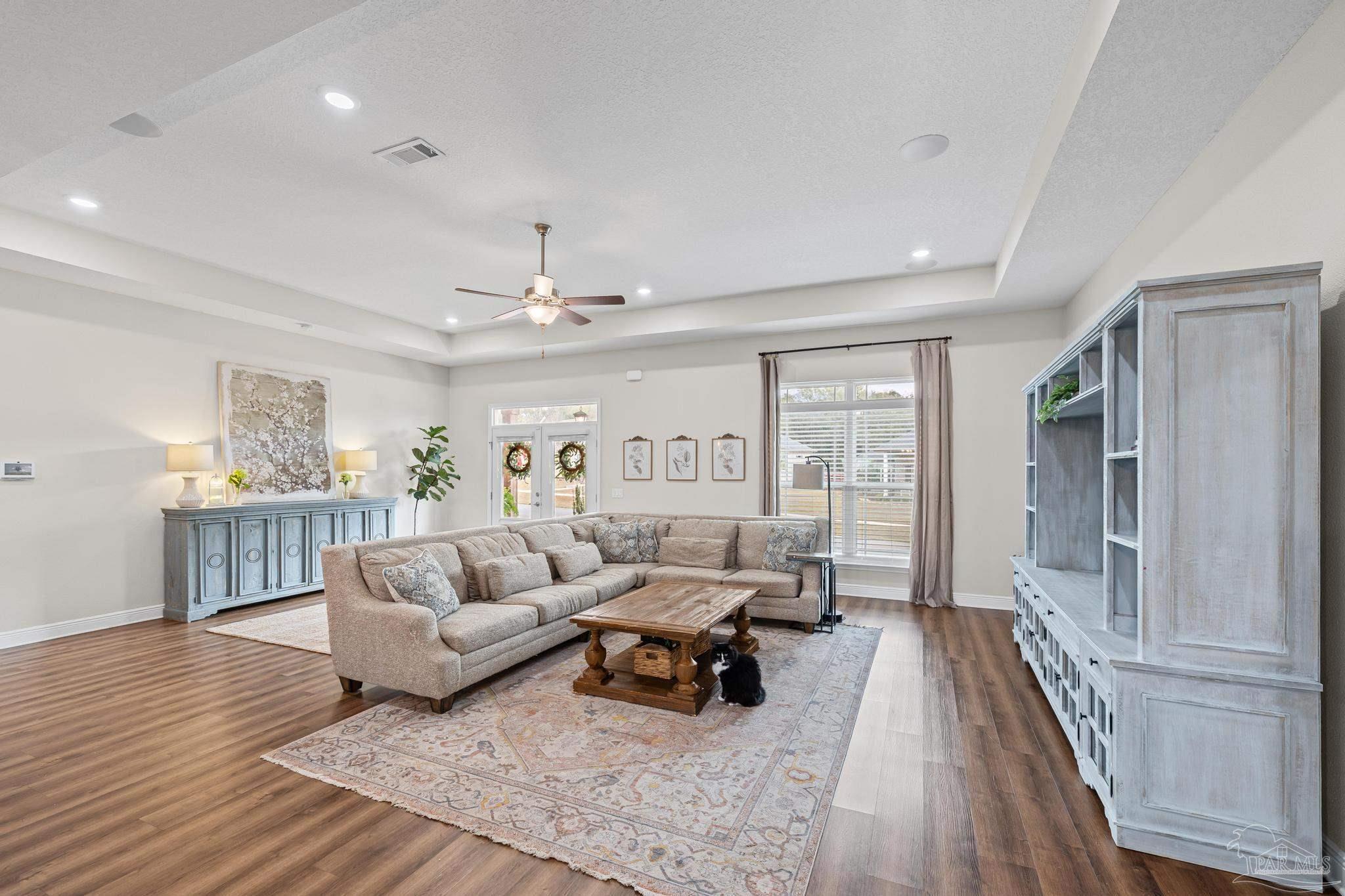 4104 Lower Walk Ln