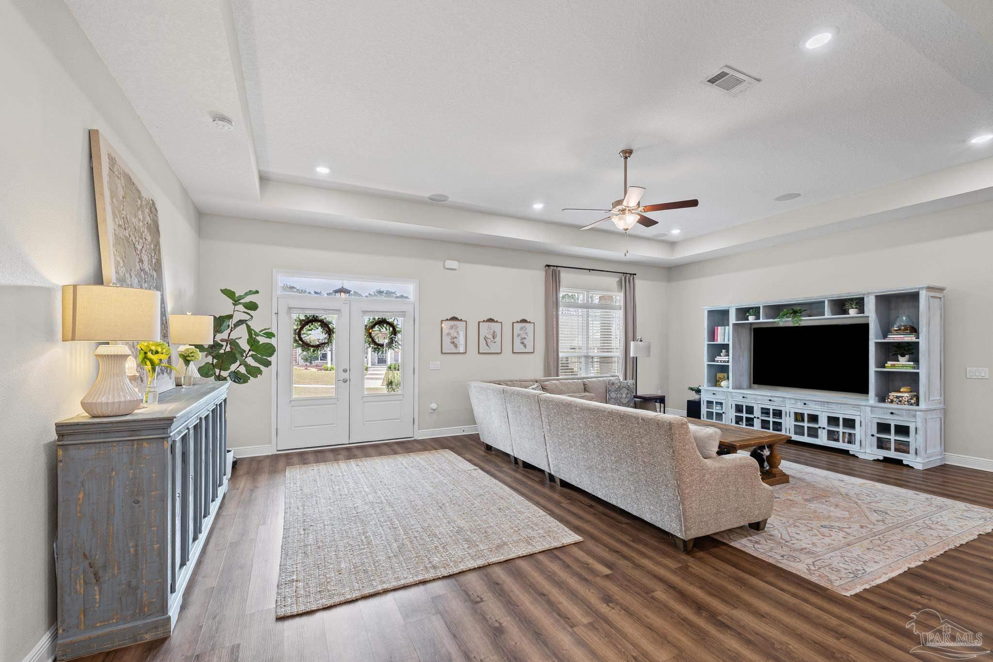 4104 Lower Walk Ln