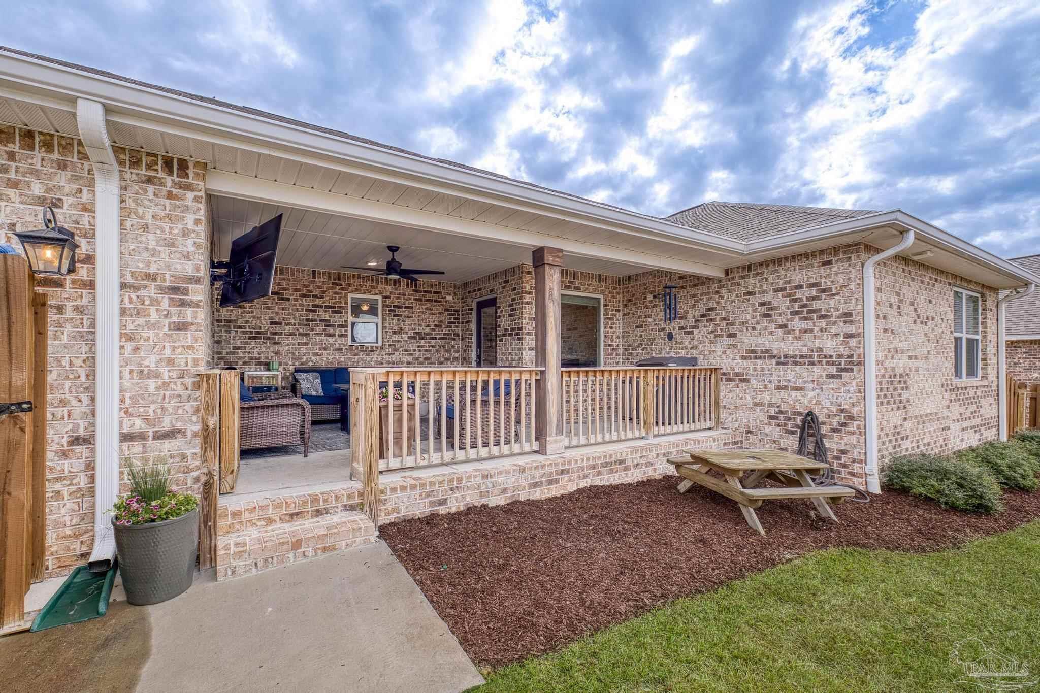 4104 Lower Walk Ln