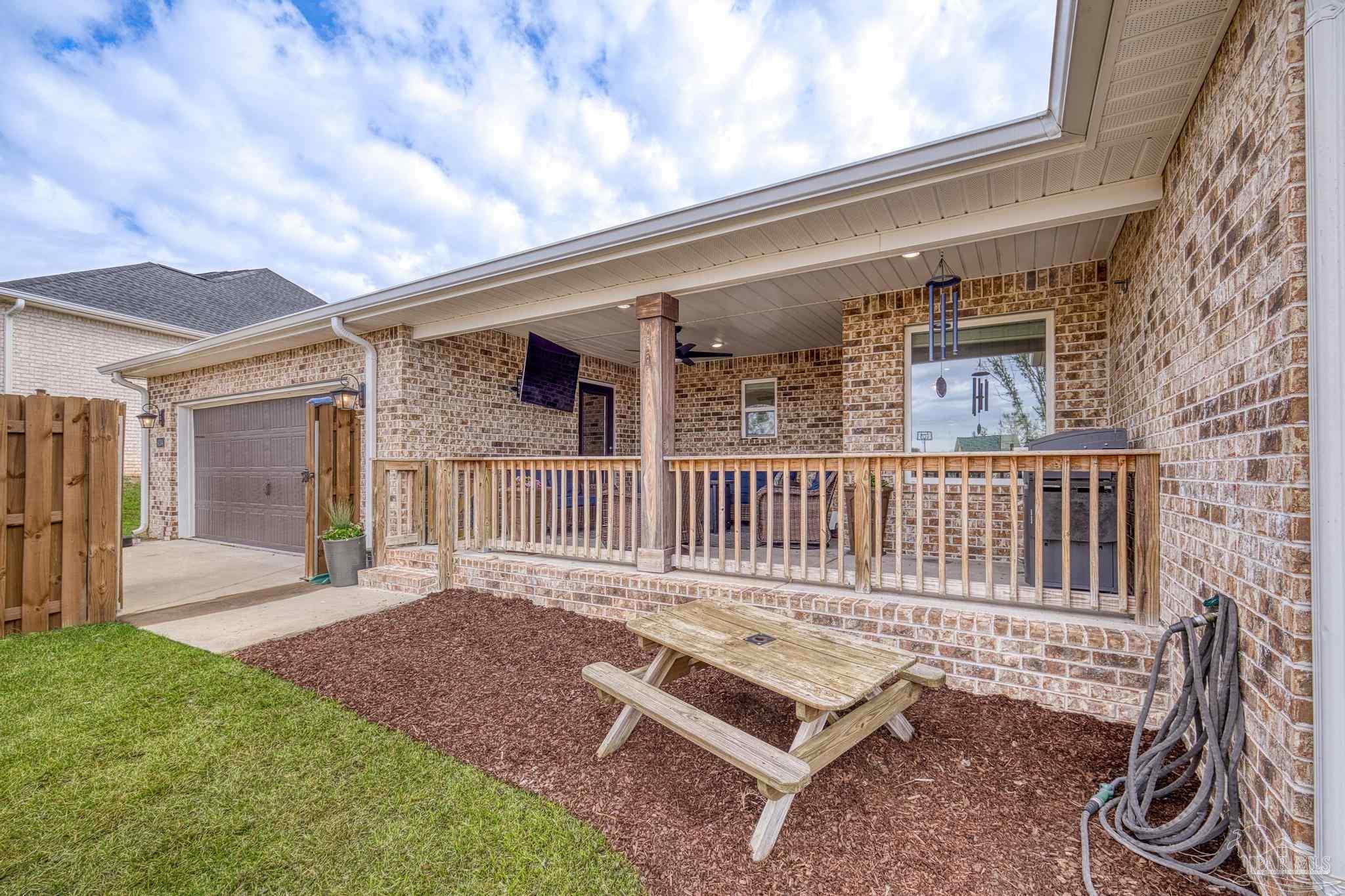 4104 Lower Walk Ln