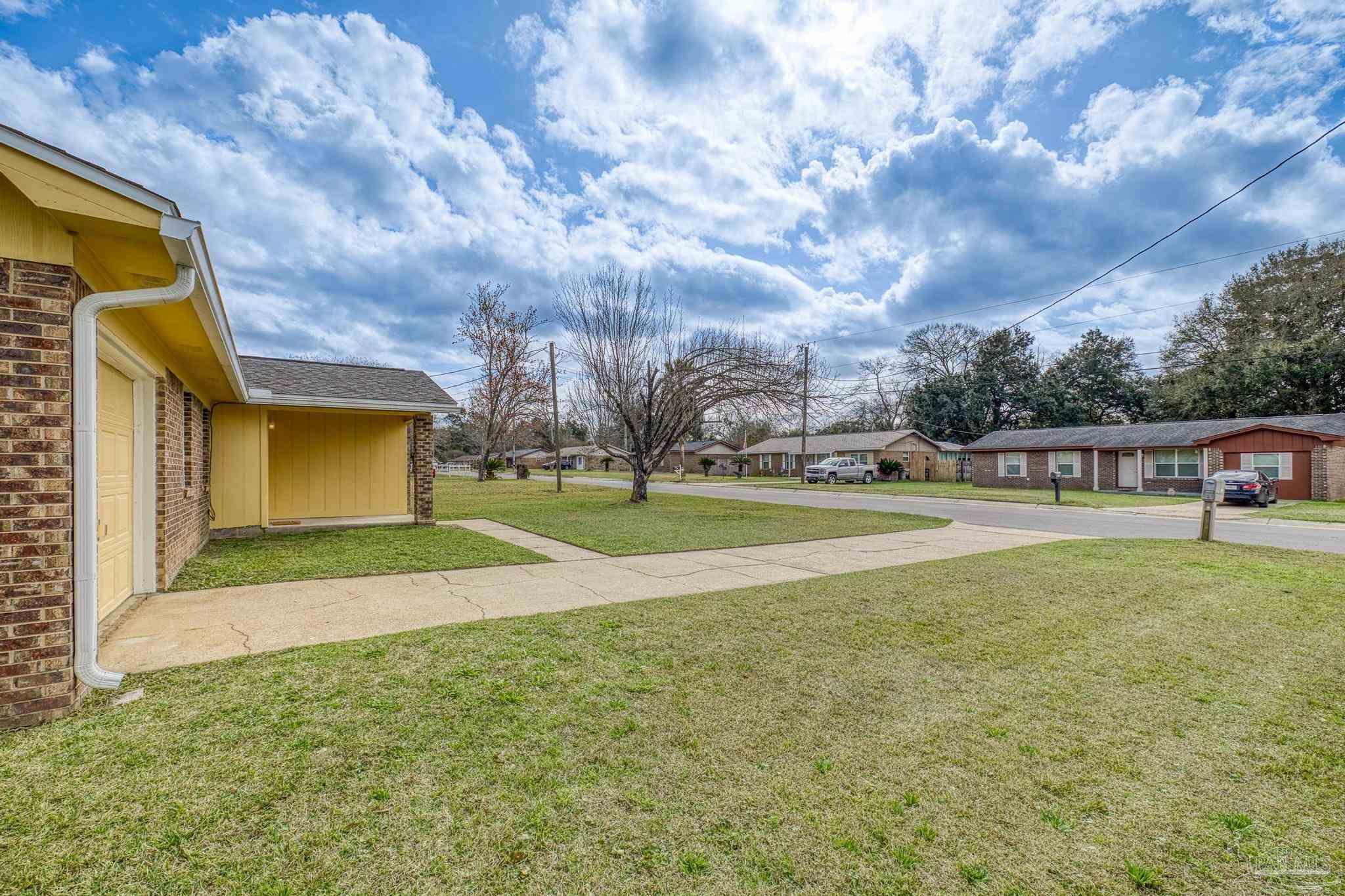 336 Crestfield Cir