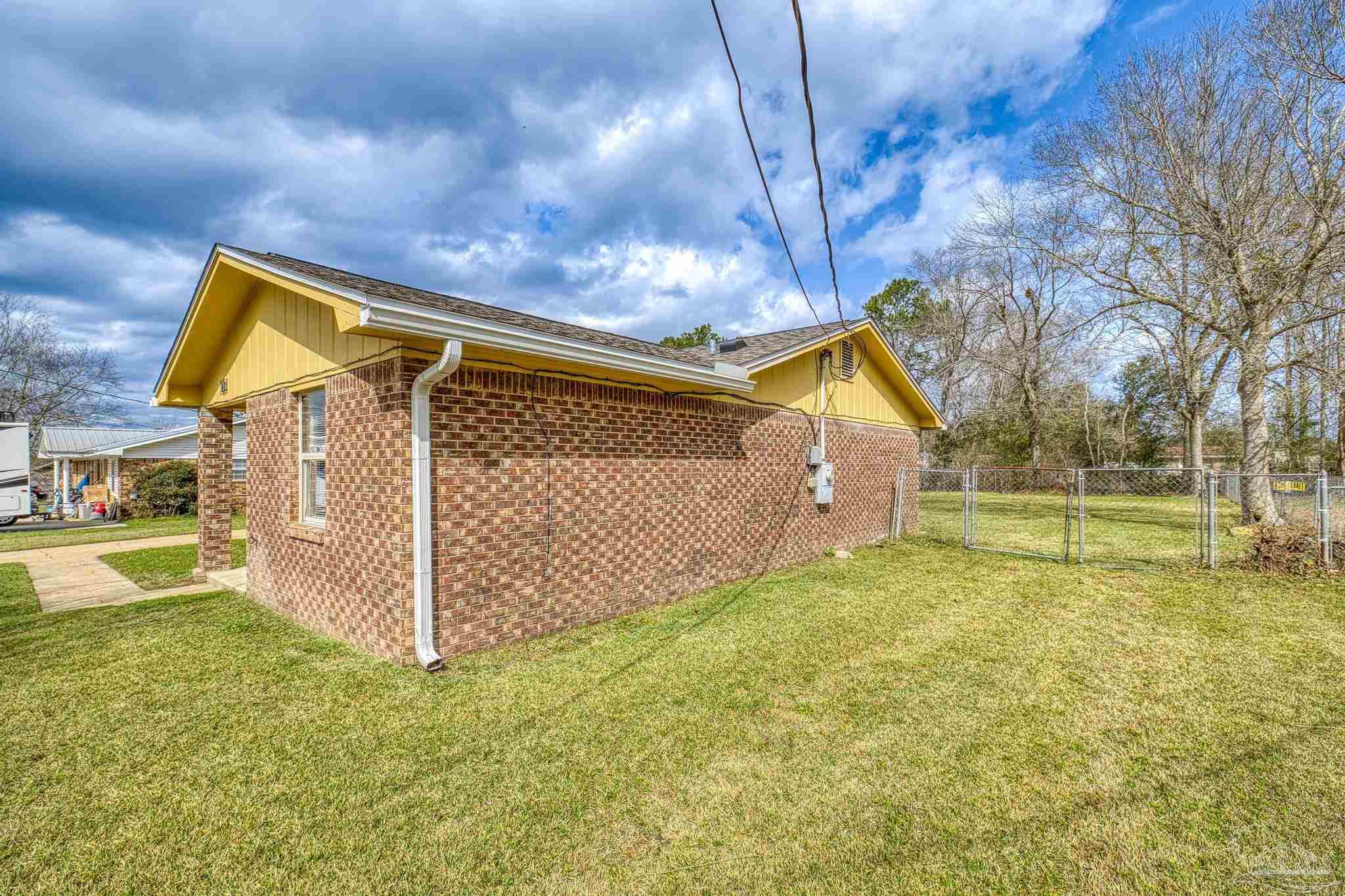 336 Crestfield Cir