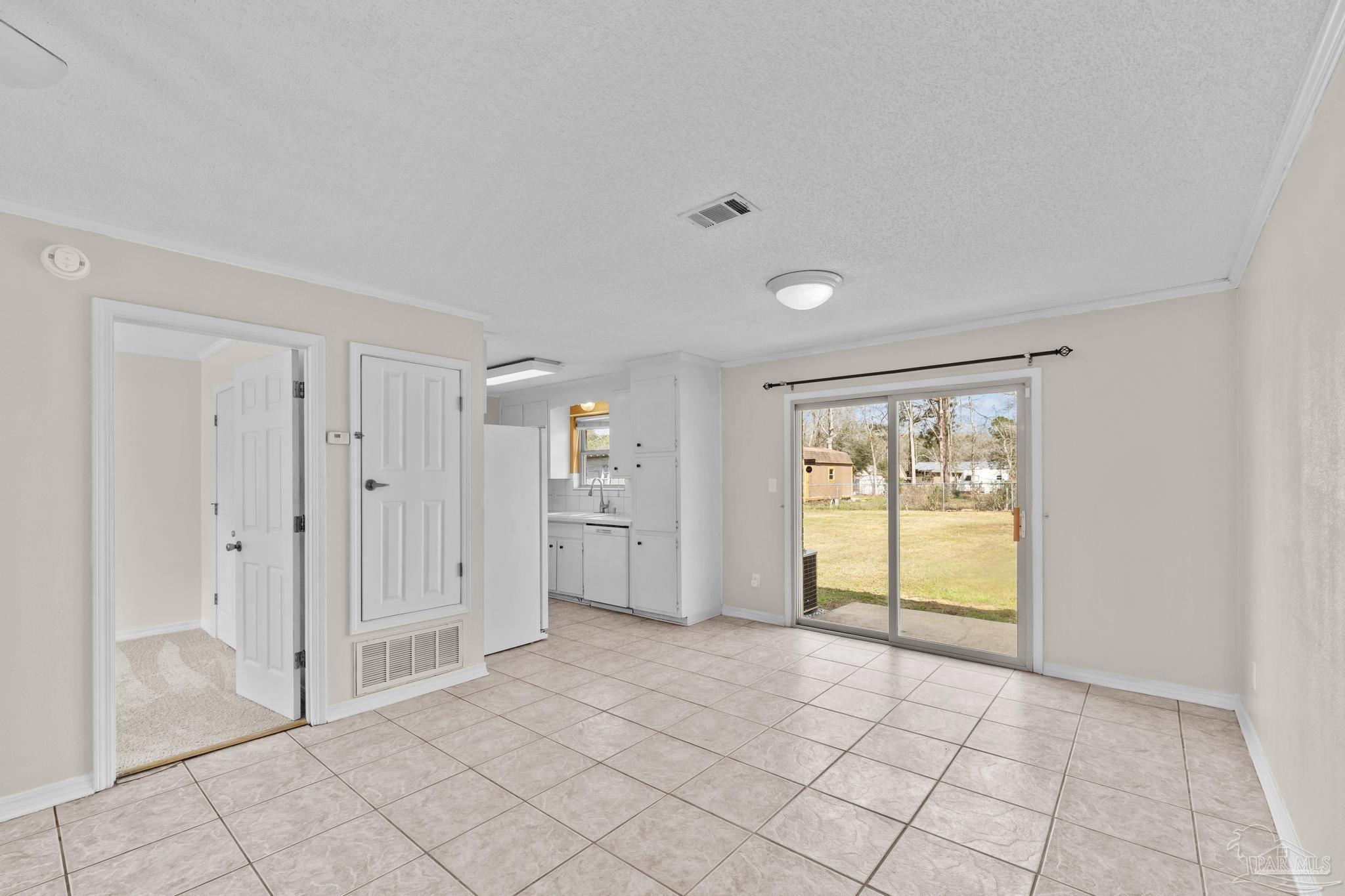 336 Crestfield Cir