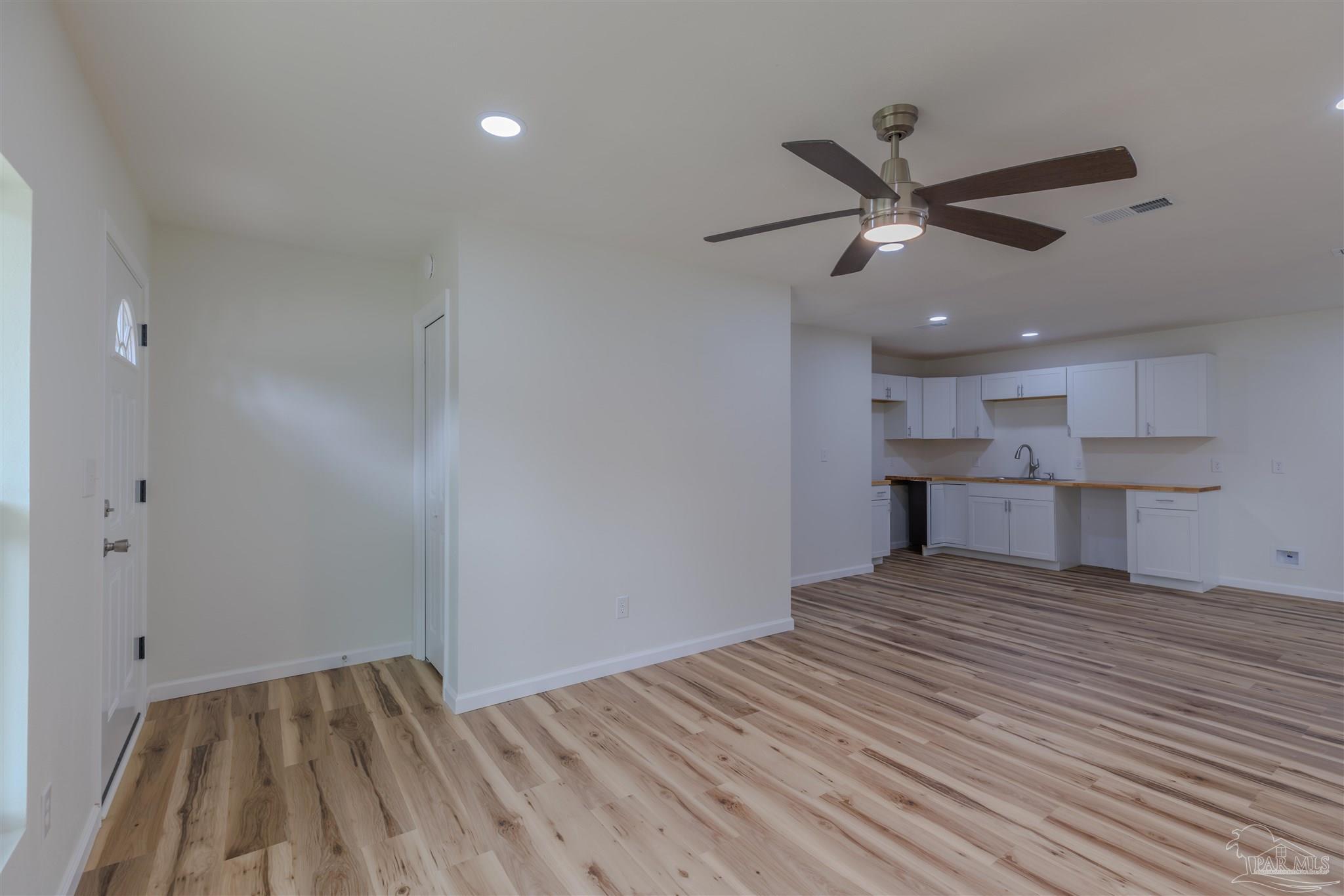 2080 Elaine Cir