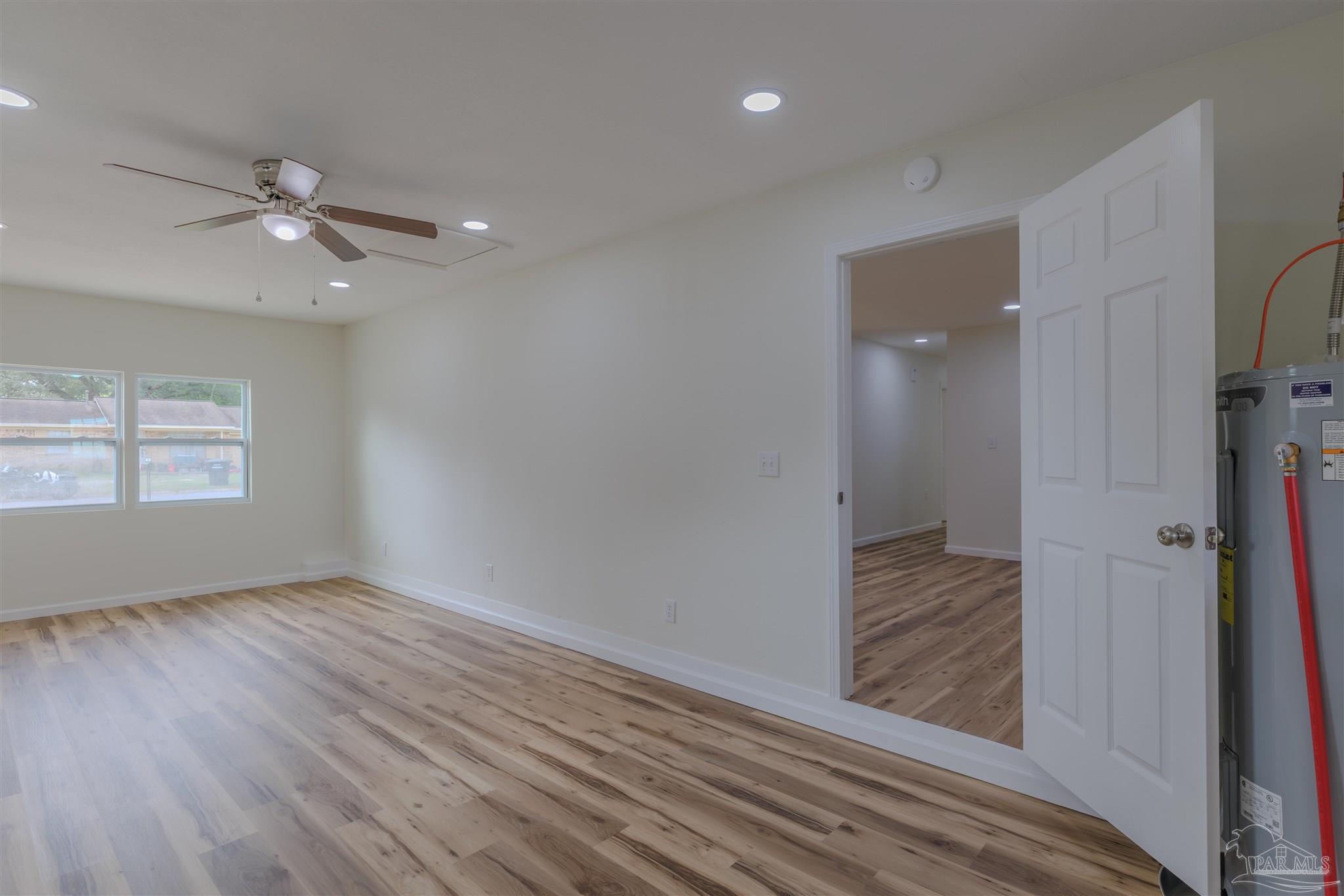 2080 Elaine Cir