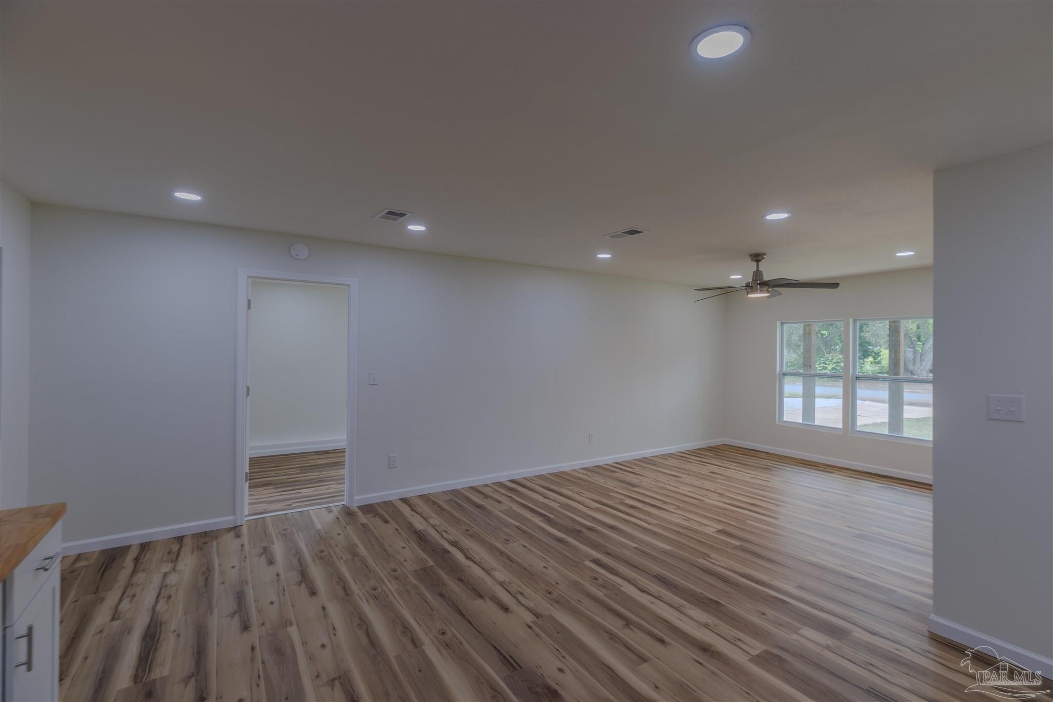 2080 Elaine Cir