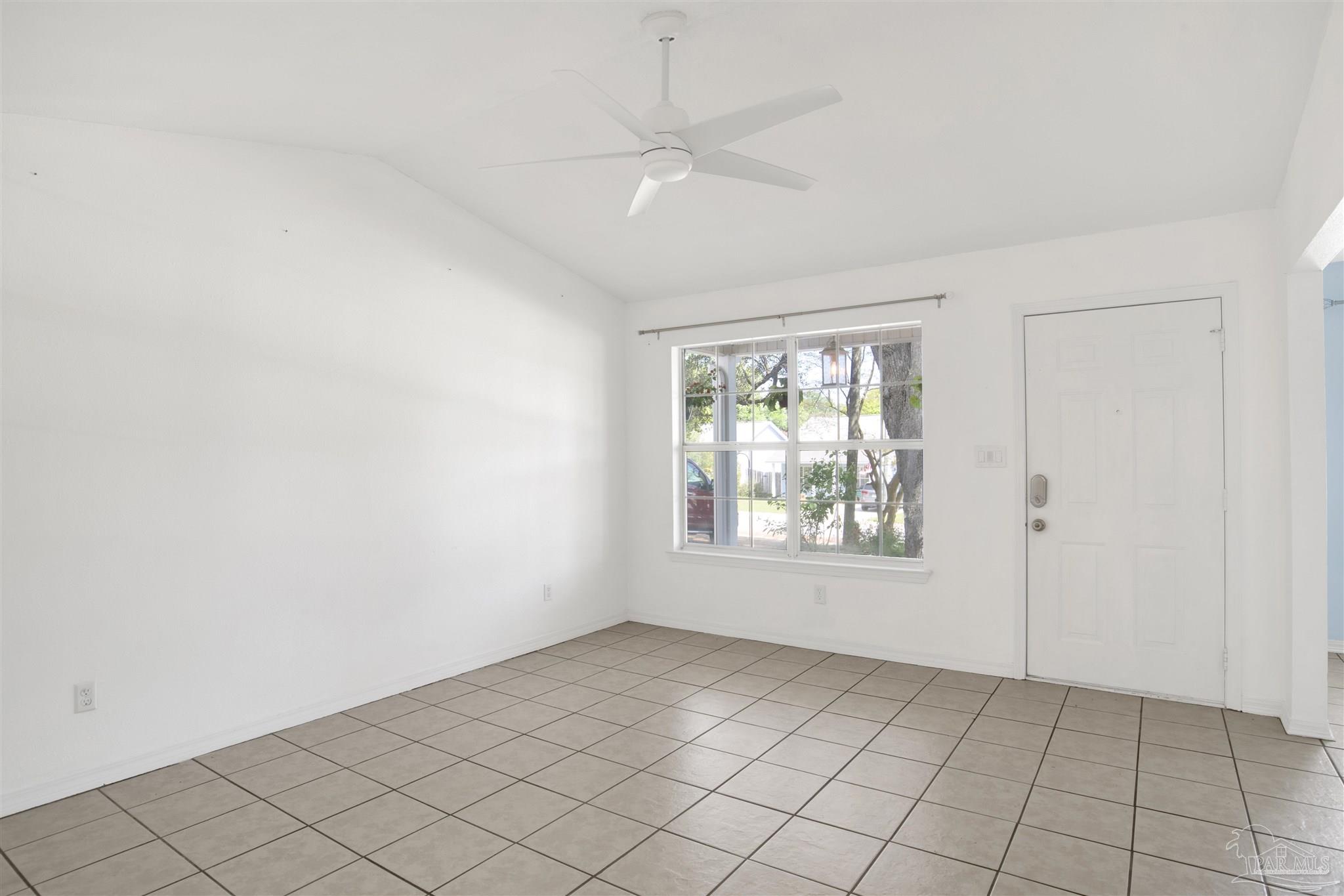 3437 Riverside Dr