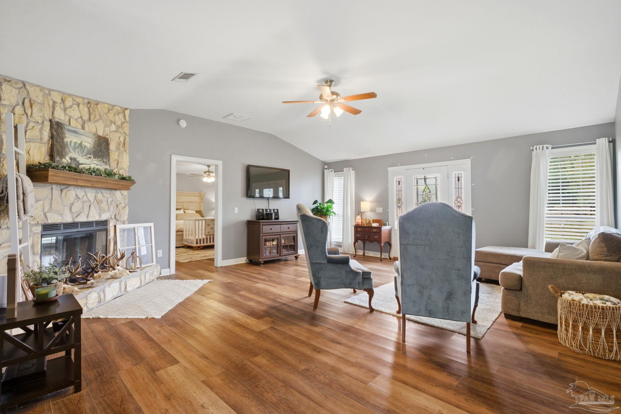 3082 Woodbury Cir
