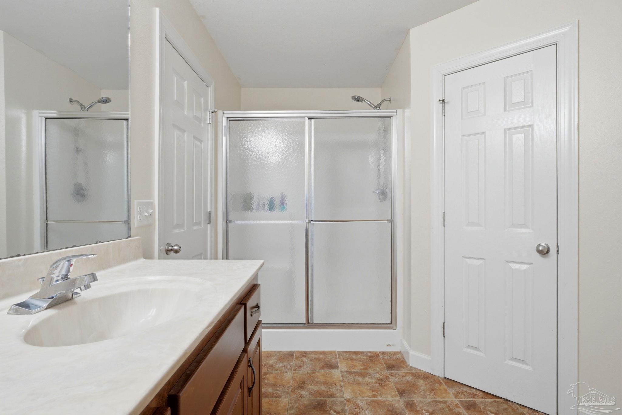 3082 Woodbury Cir