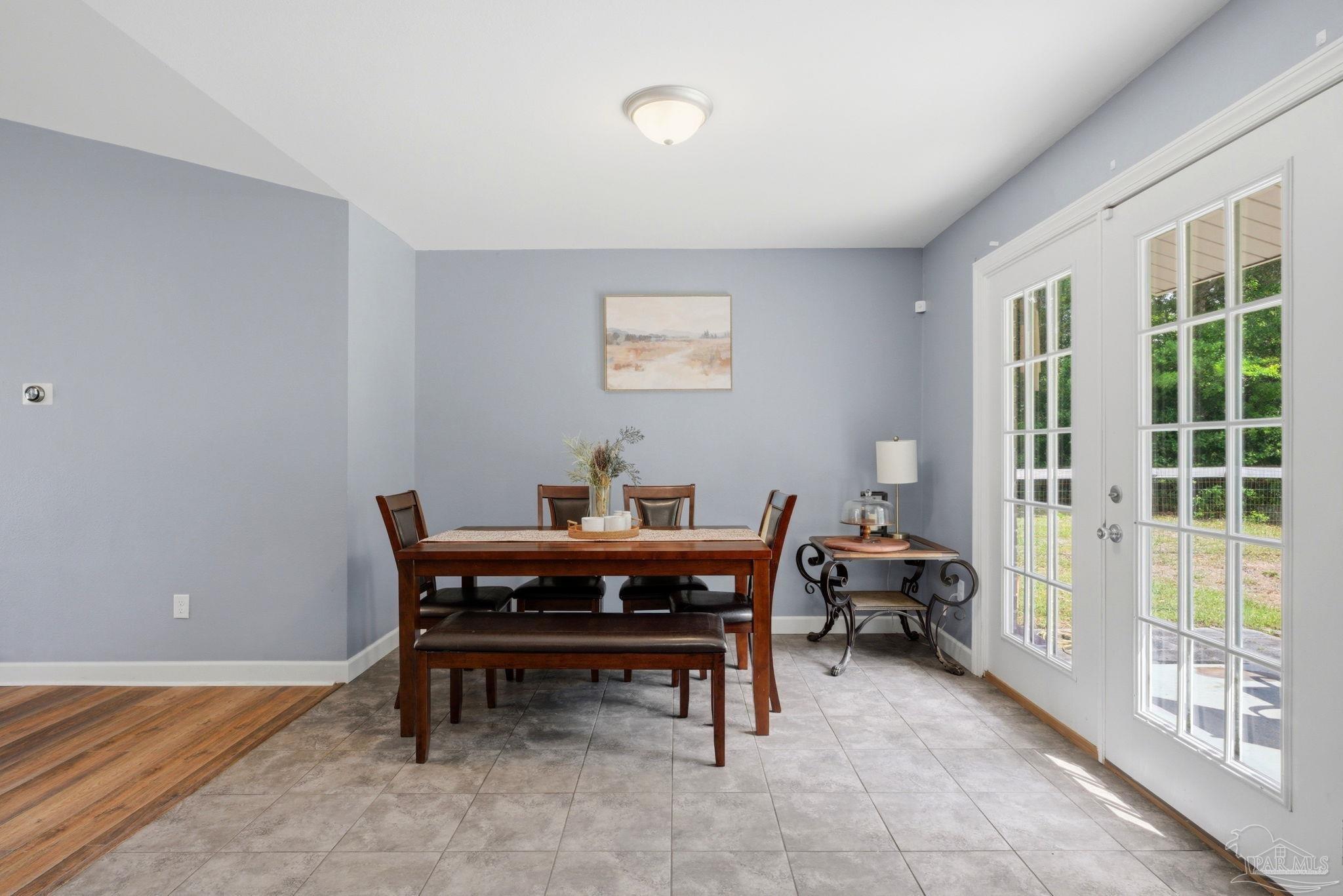 3082 Woodbury Cir