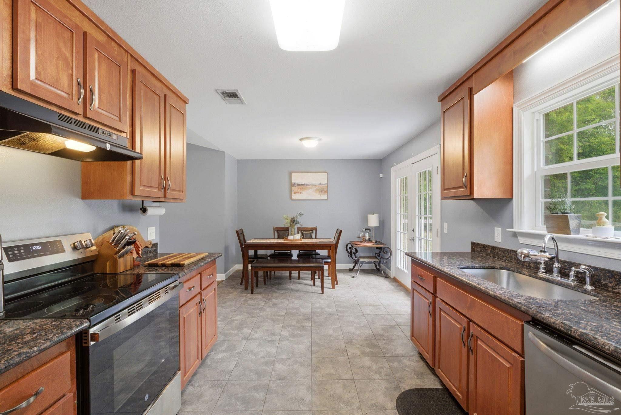3082 Woodbury Cir