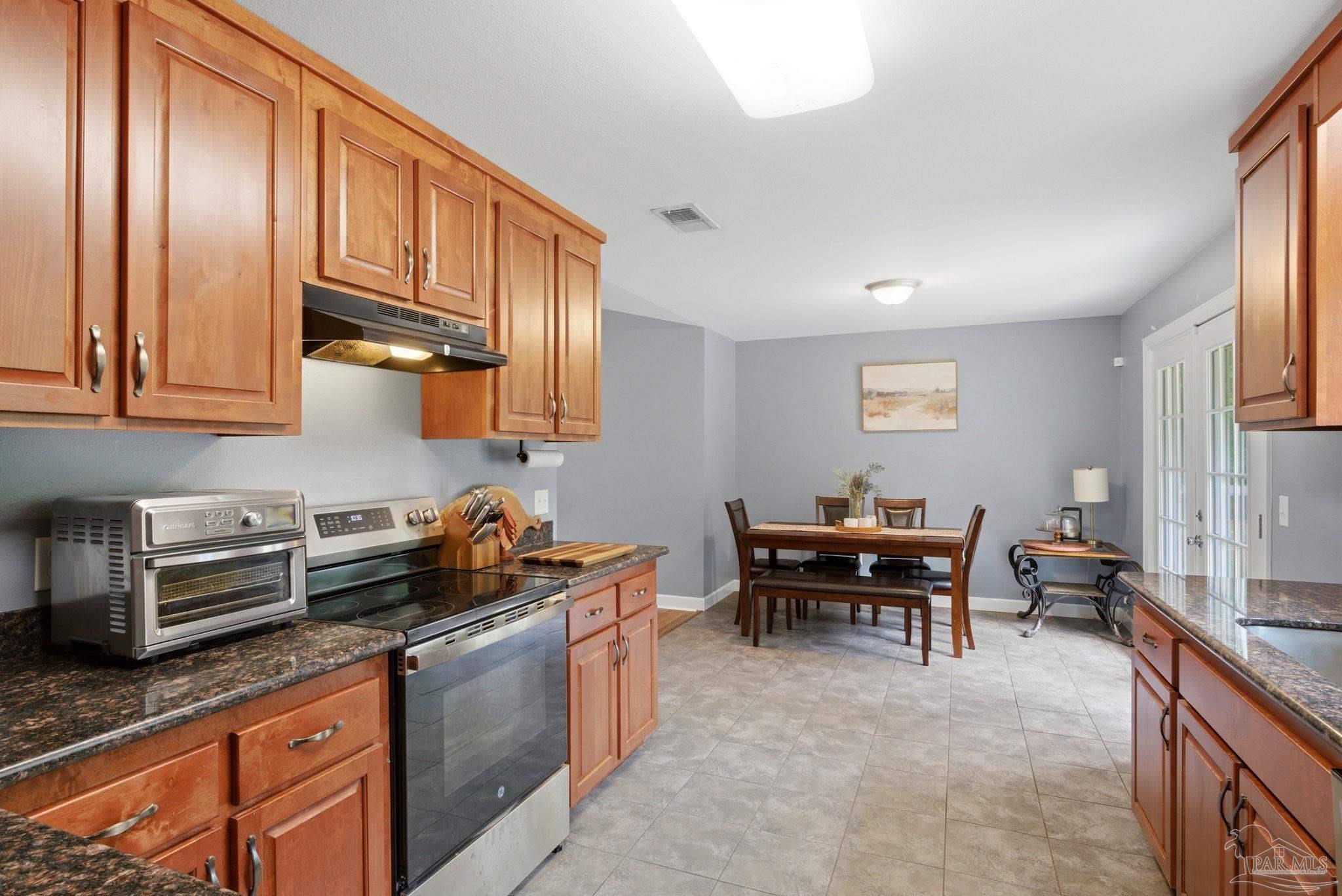 3082 Woodbury Cir