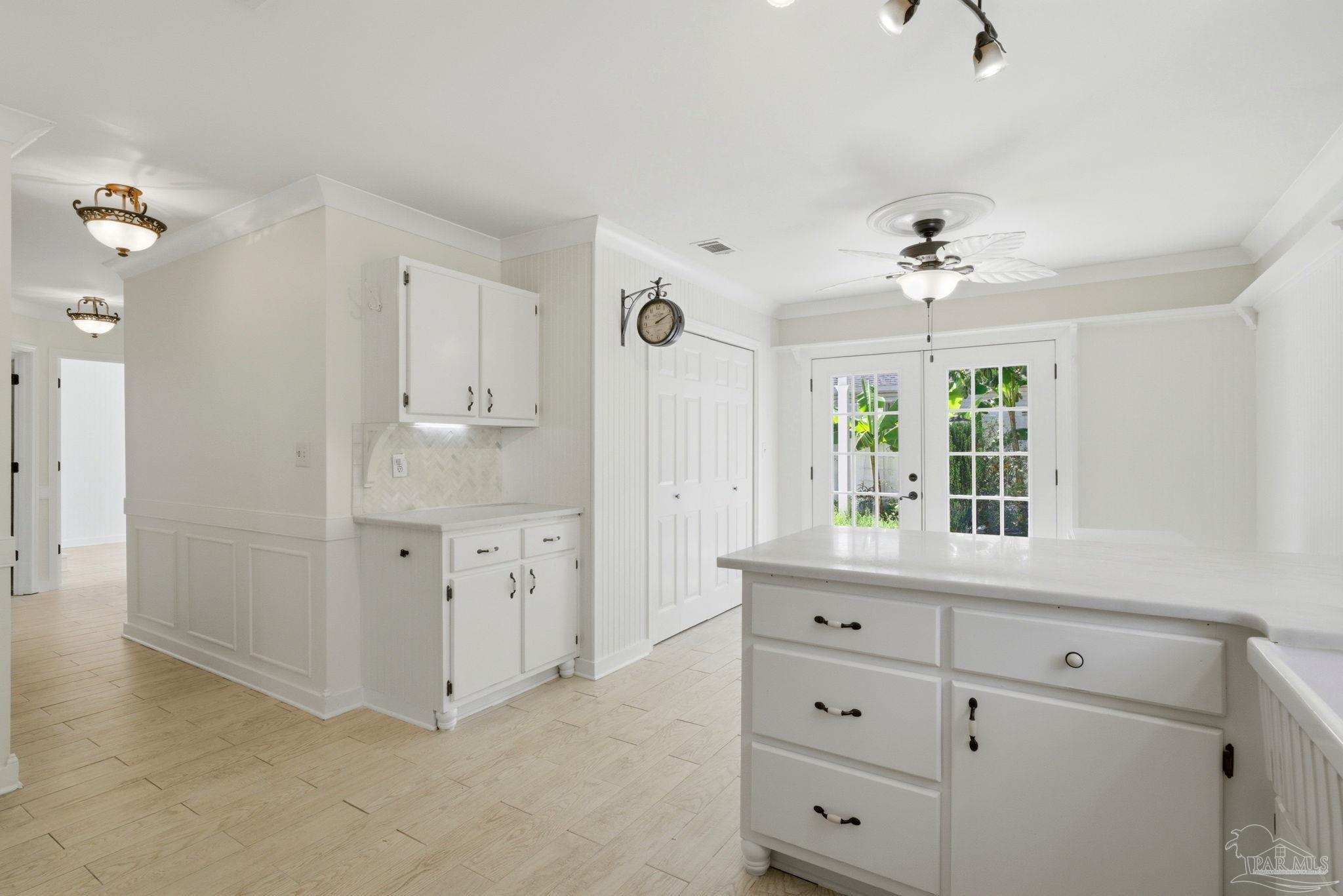 984 Southern Oaks Ct.
