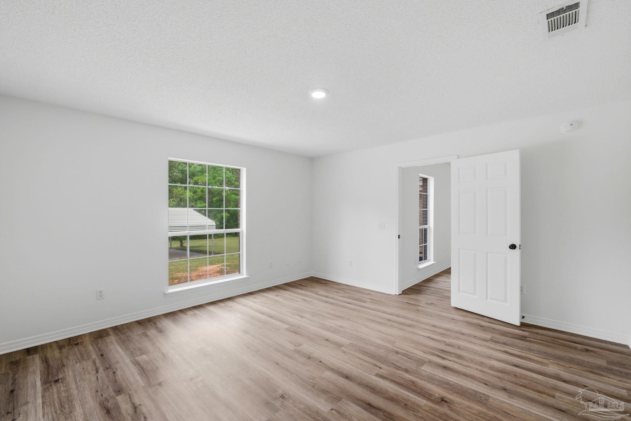 711 Nancy Ln