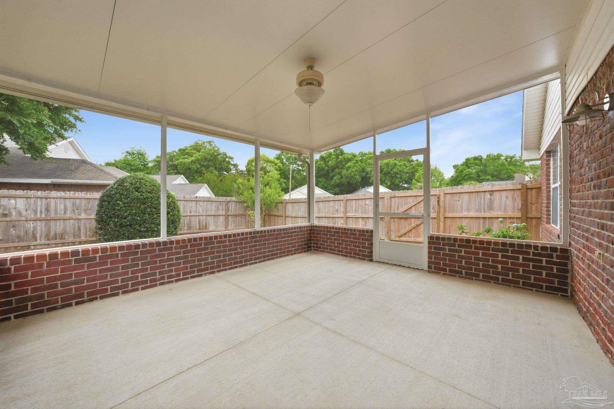 2528 Eclipse Ln