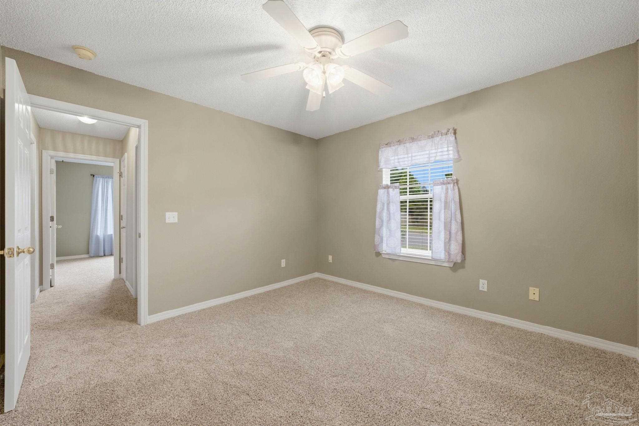 2528 Eclipse Ln