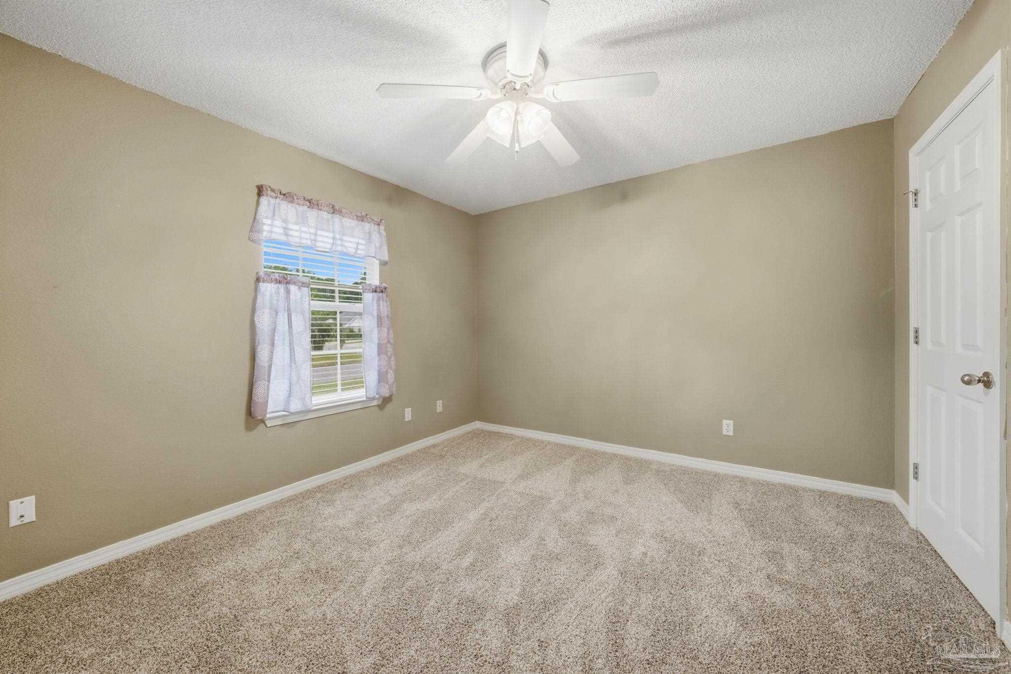 2528 Eclipse Ln