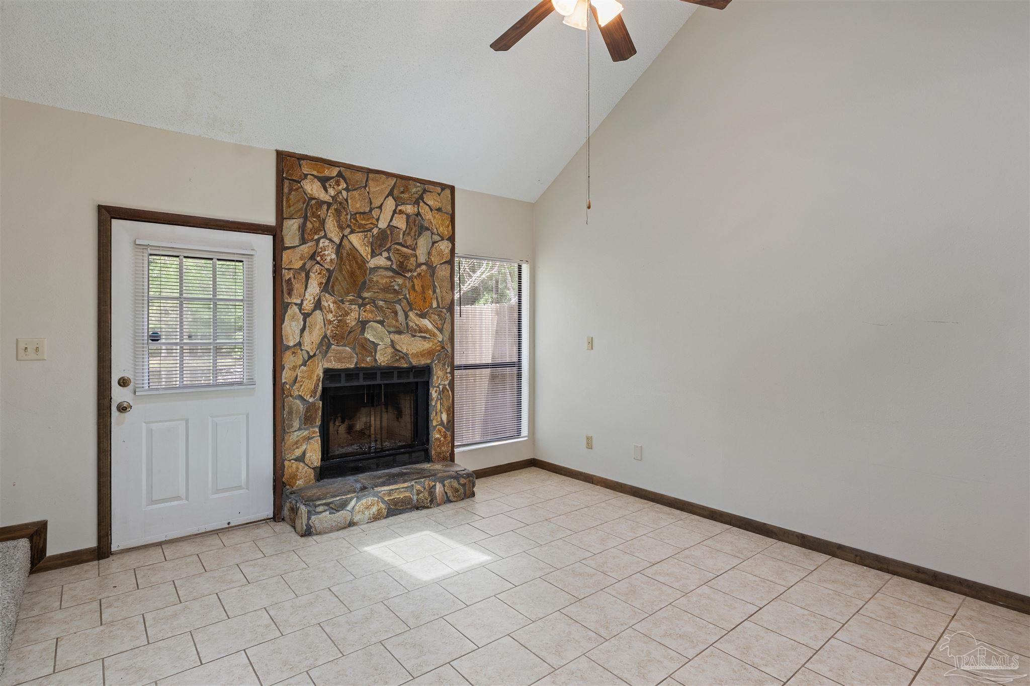 7223 Lago Vista Ct