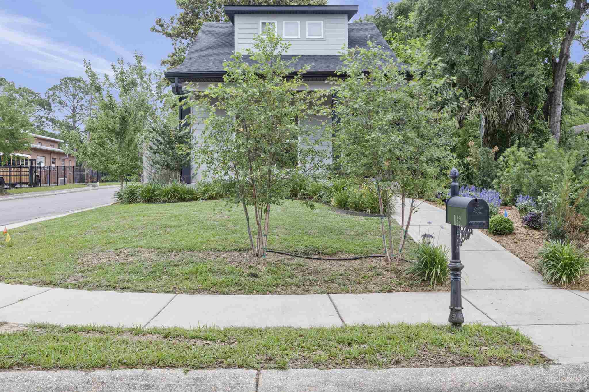 1132 N I St