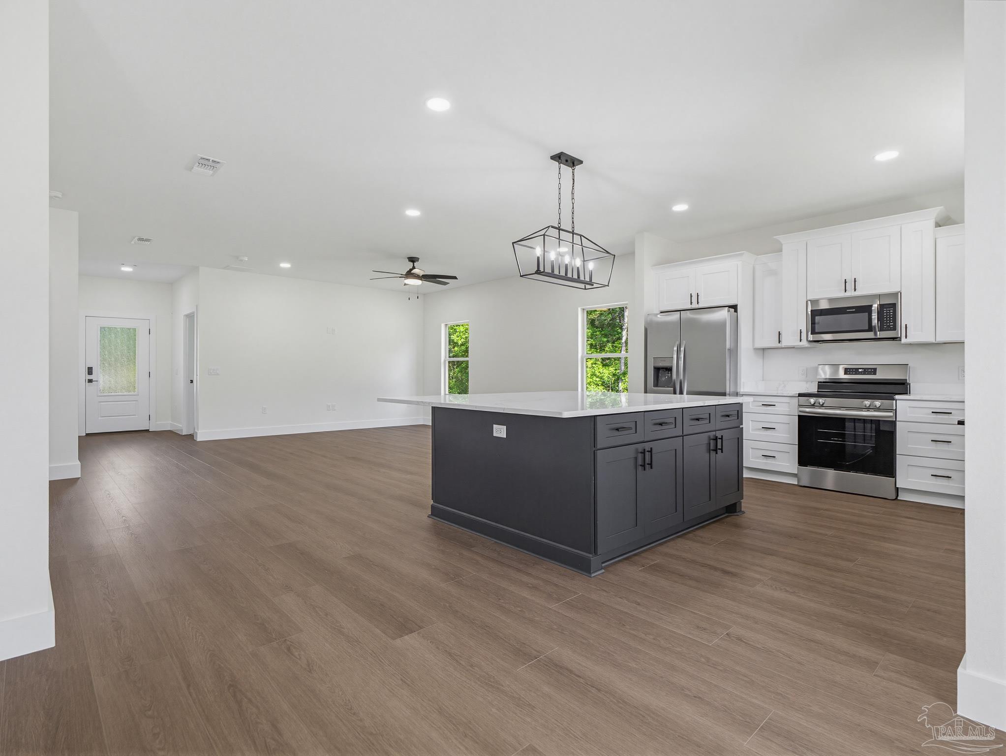 5724 Riviera Dr
