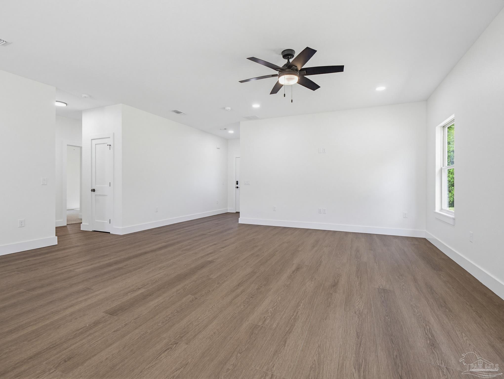 5724 Riviera Dr