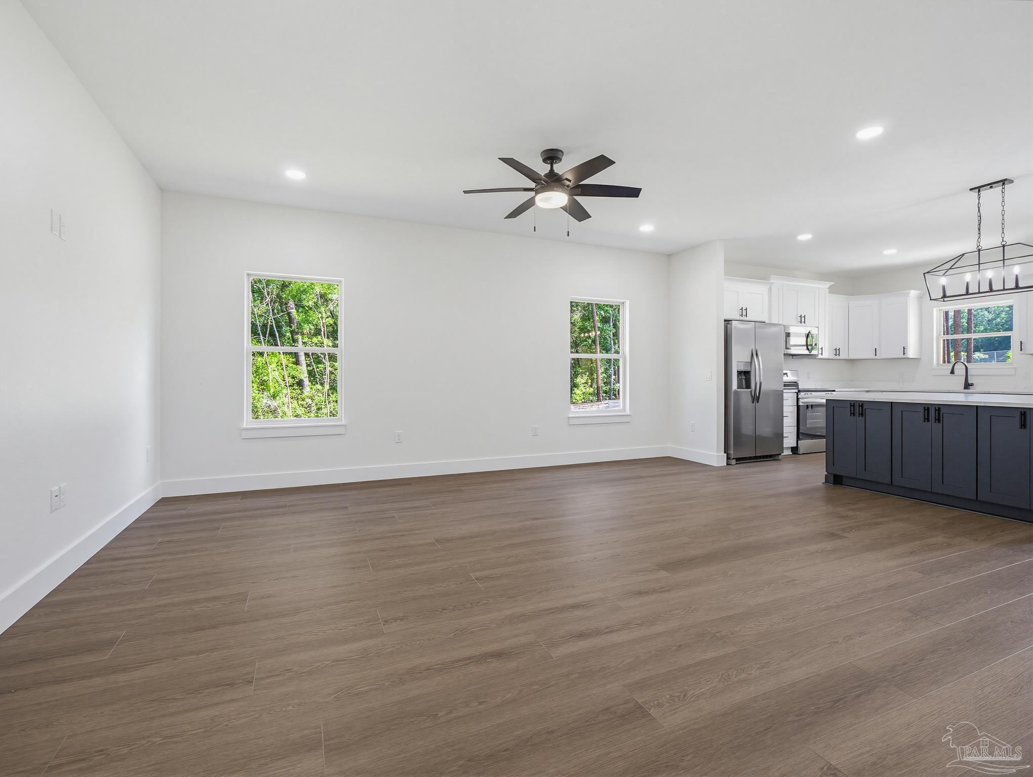 5724 Riviera Dr