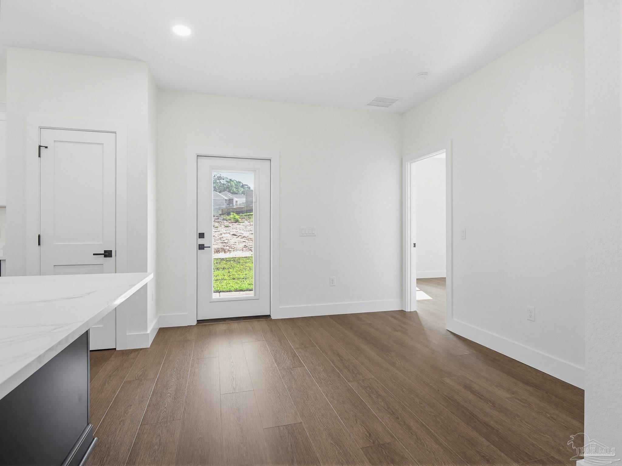 5724 Riviera Dr