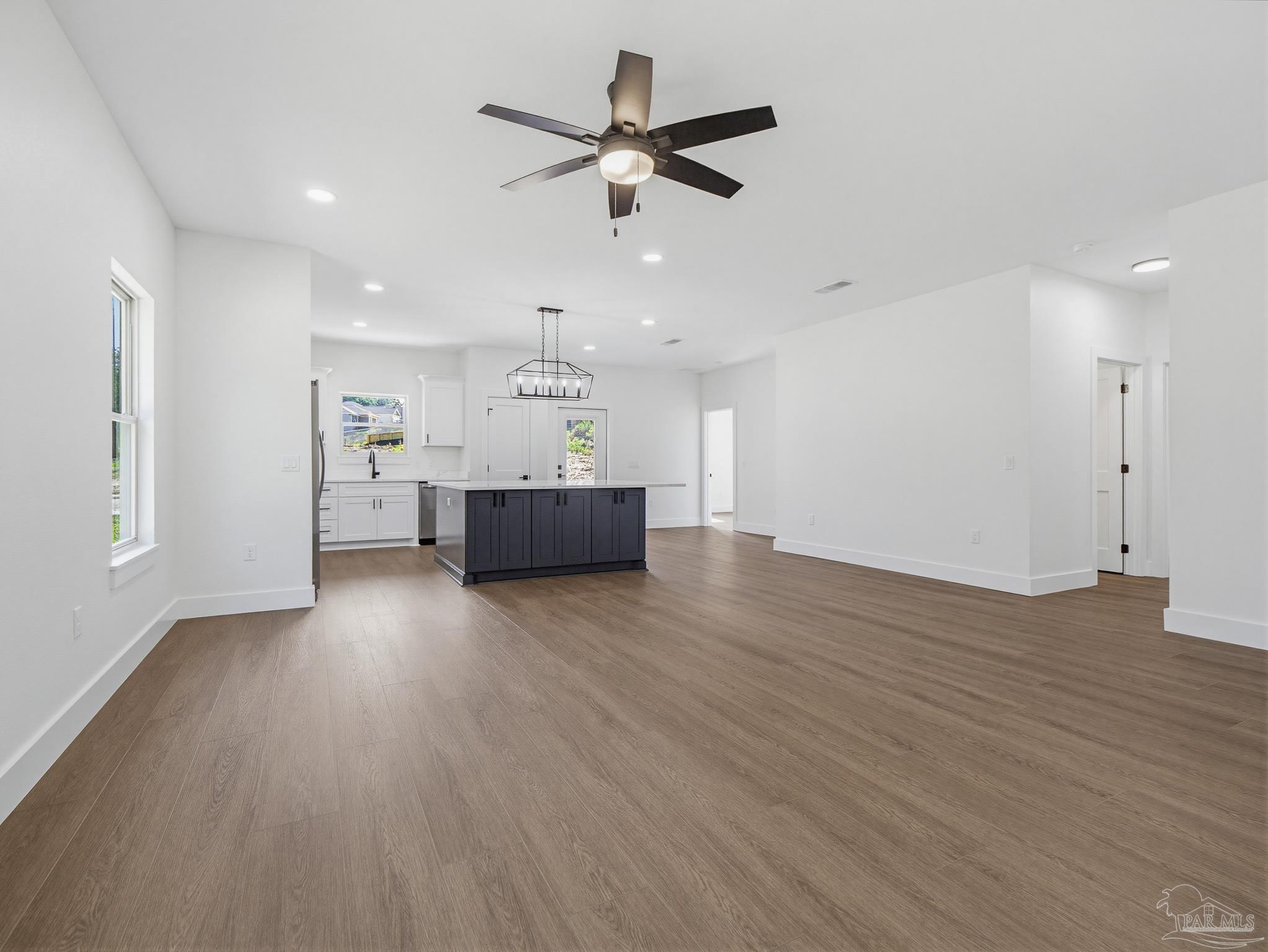 5724 Riviera Dr
