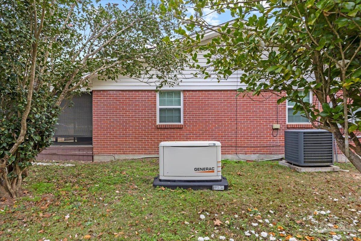 5637 Camellia Ave