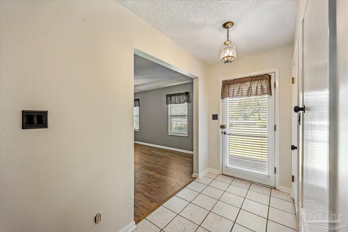 5637 Camellia Ave