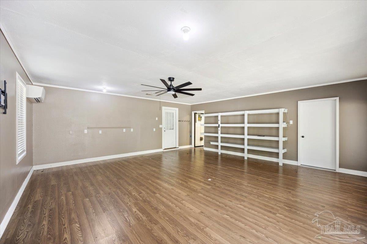 5637 Camellia Ave