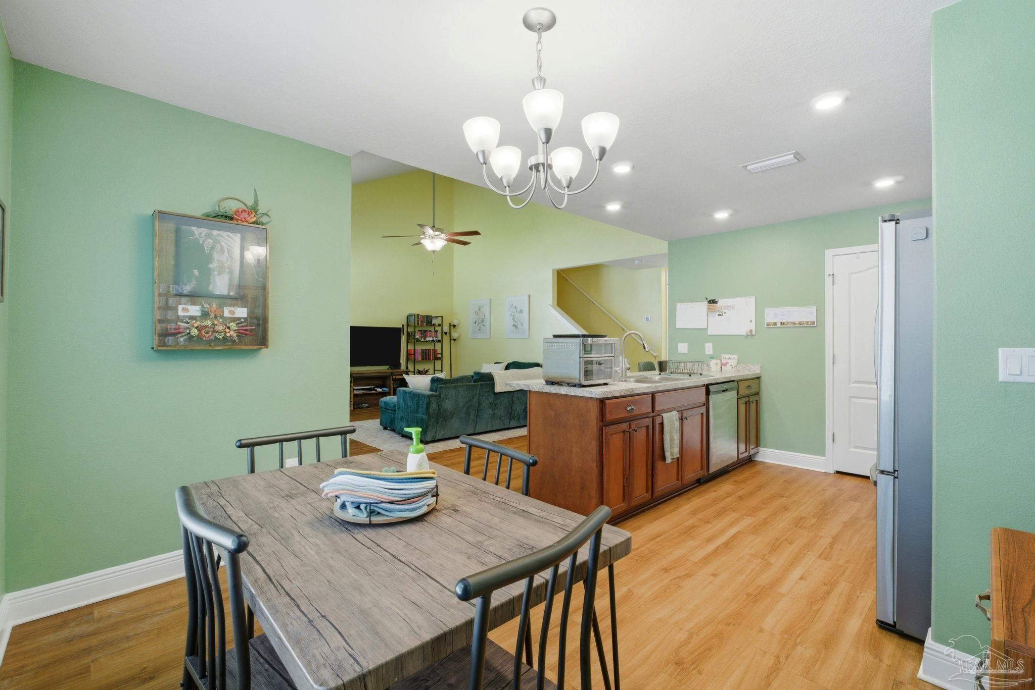 331 Cardinal Cove Ct