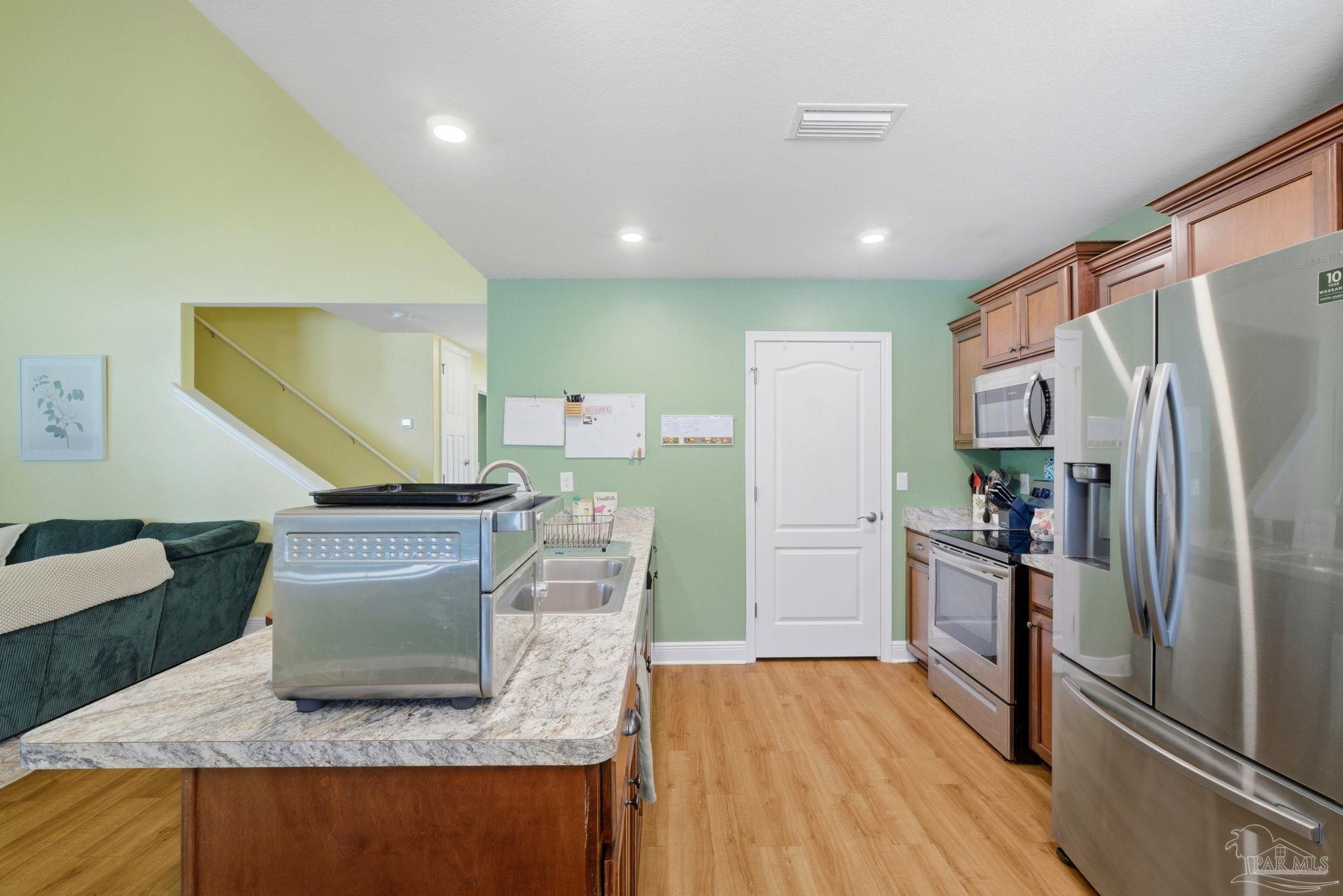 331 Cardinal Cove Ct