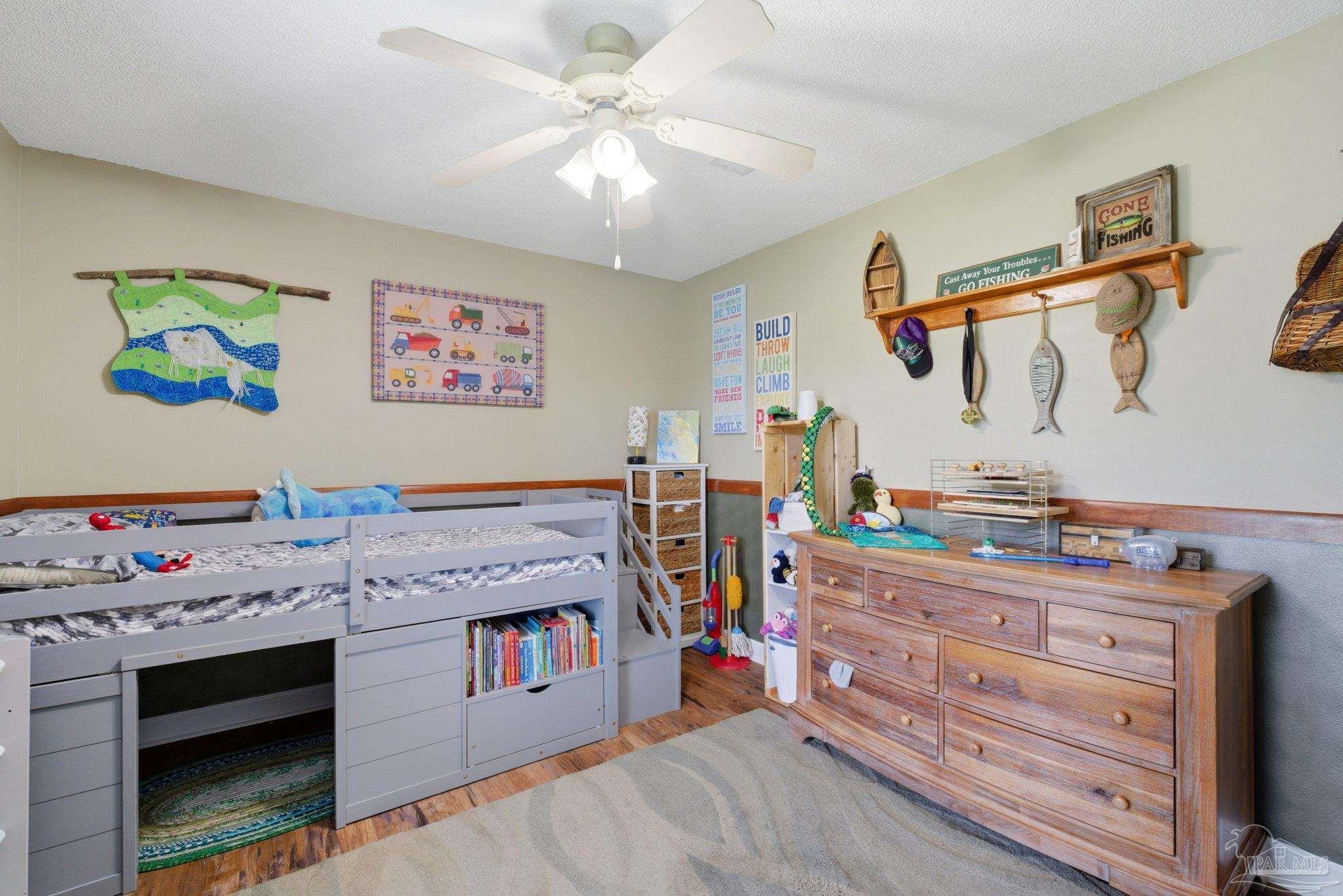 952 Lake Aire Dr