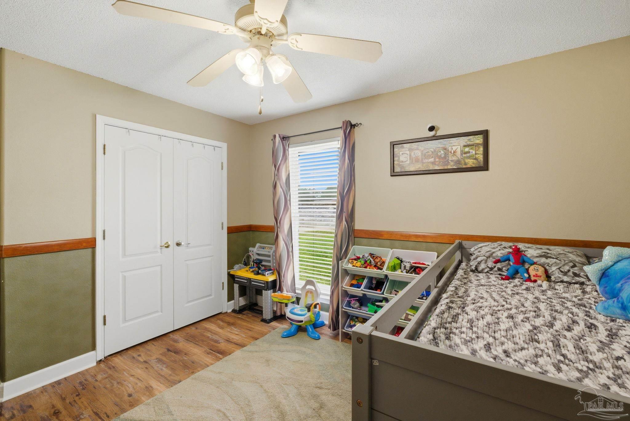 952 Lake Aire Dr