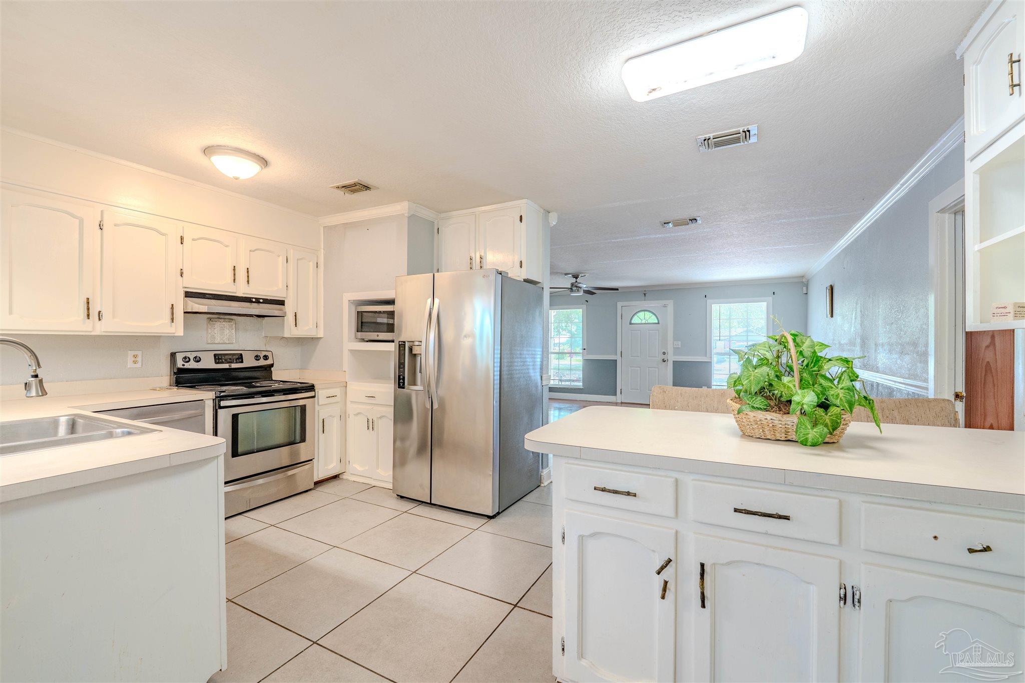 5800 Wickford Ln