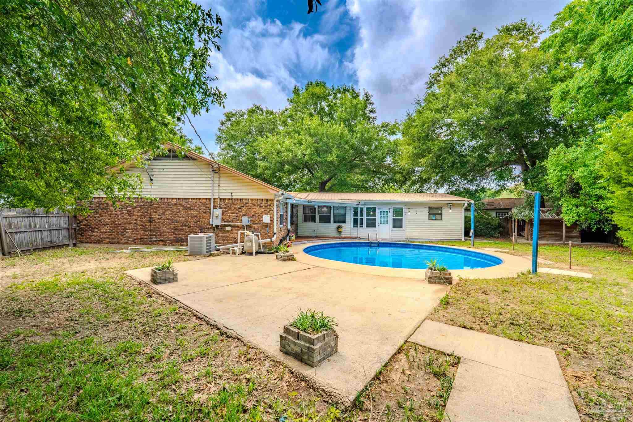 5800 Wickford Ln